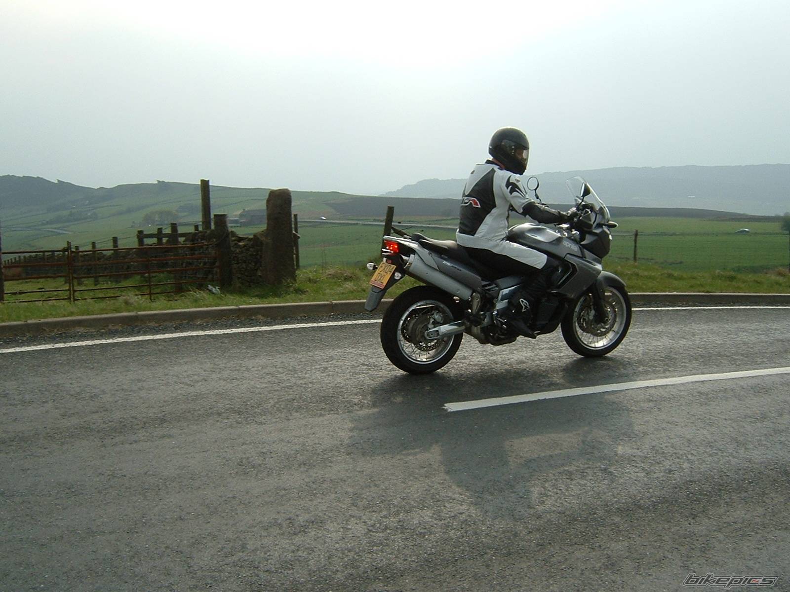 2004 APRILIA ETV 1000 | Picture 144163 motorcycle photo