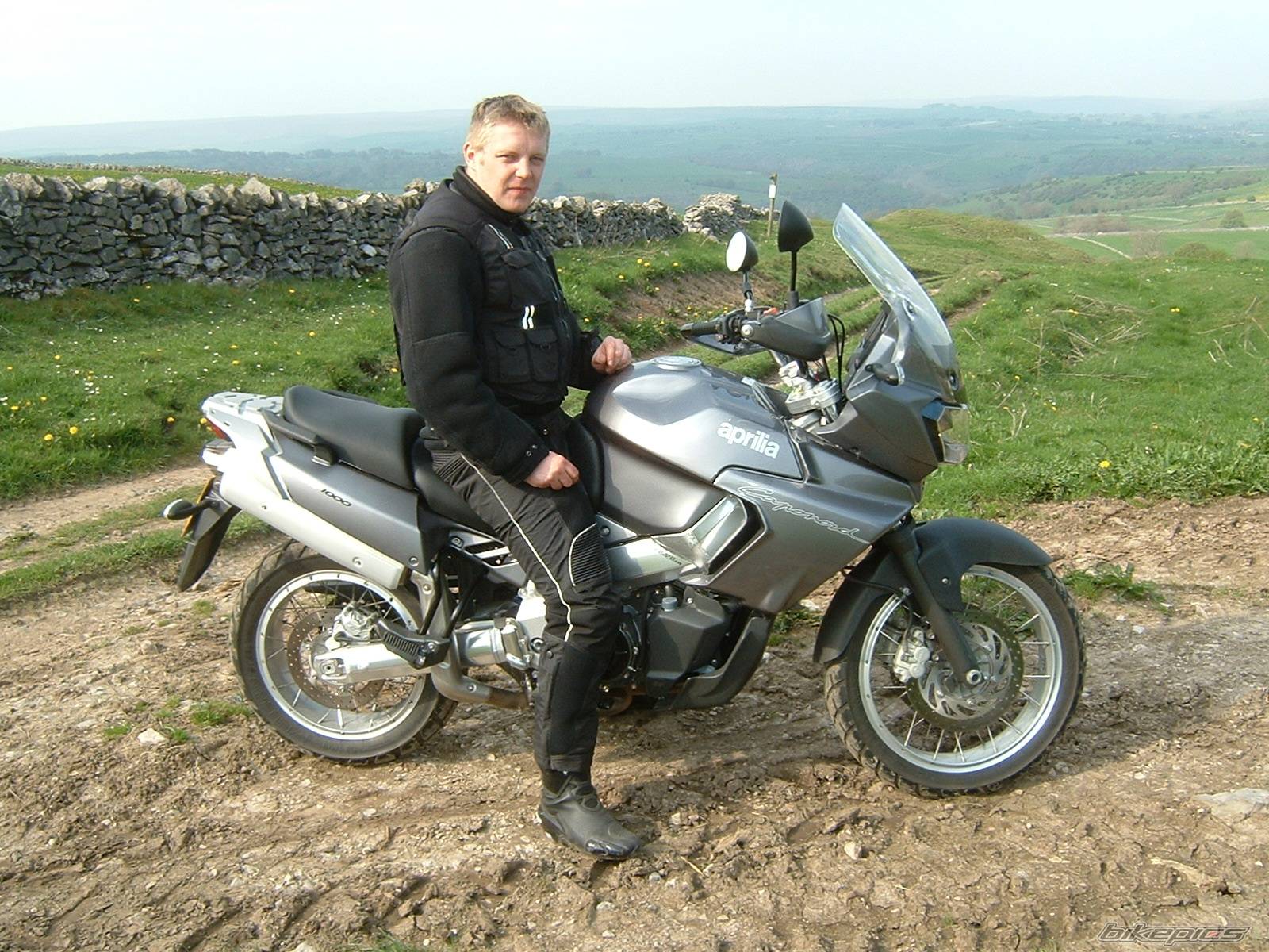 2004 APRILIA ETV 1000 | Picture 144180 motorcycle photo