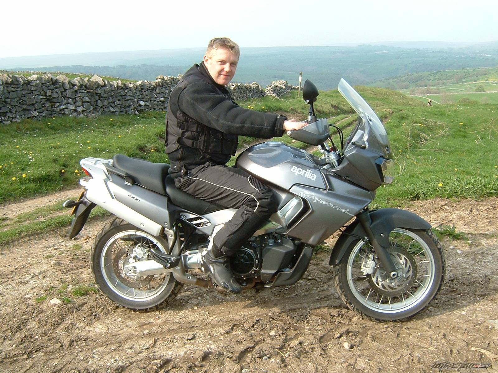 2004 APRILIA ETV 1000 | Picture 144182 motorcycle photo