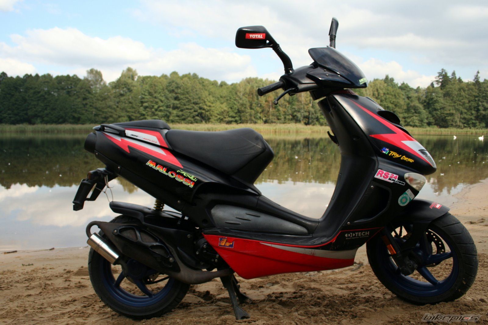 2001 APRILIA SR RACING 50 | Picture 1442304 motorcycle photo