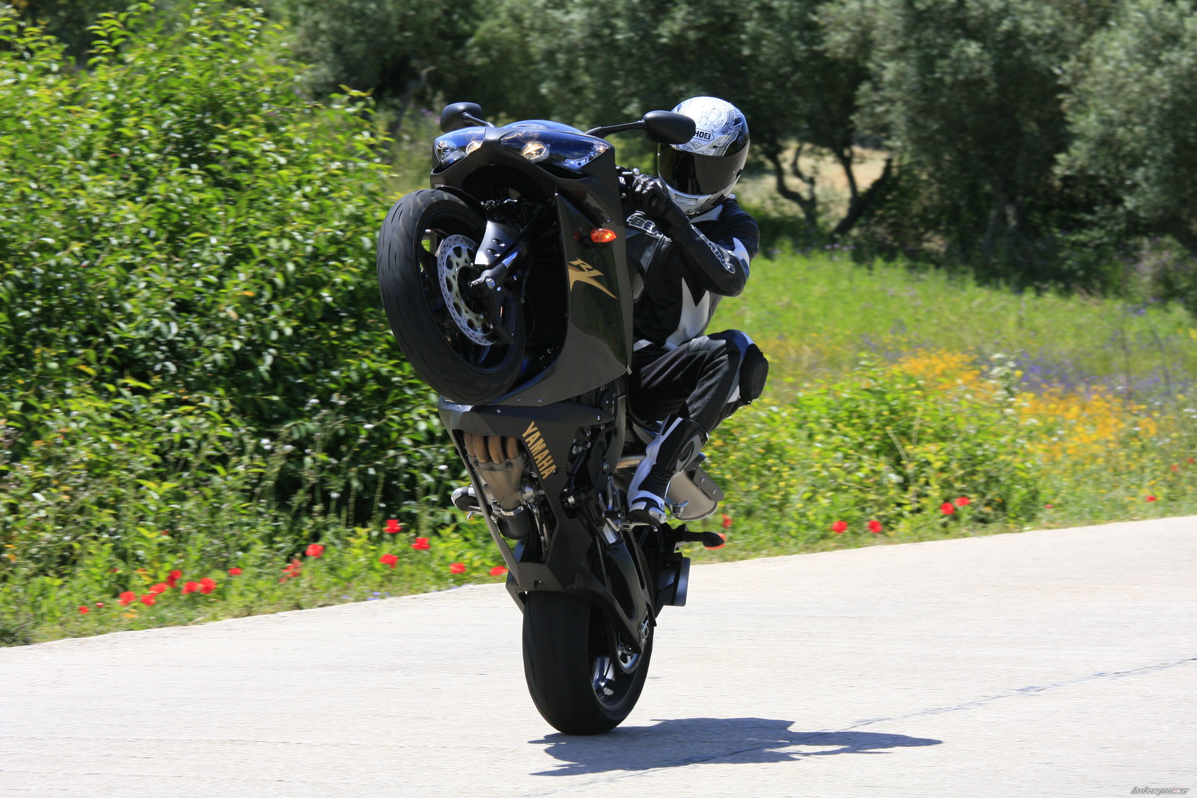 2005 YAMAHA YZF R1 | Picture 1445182 motorcycle photo