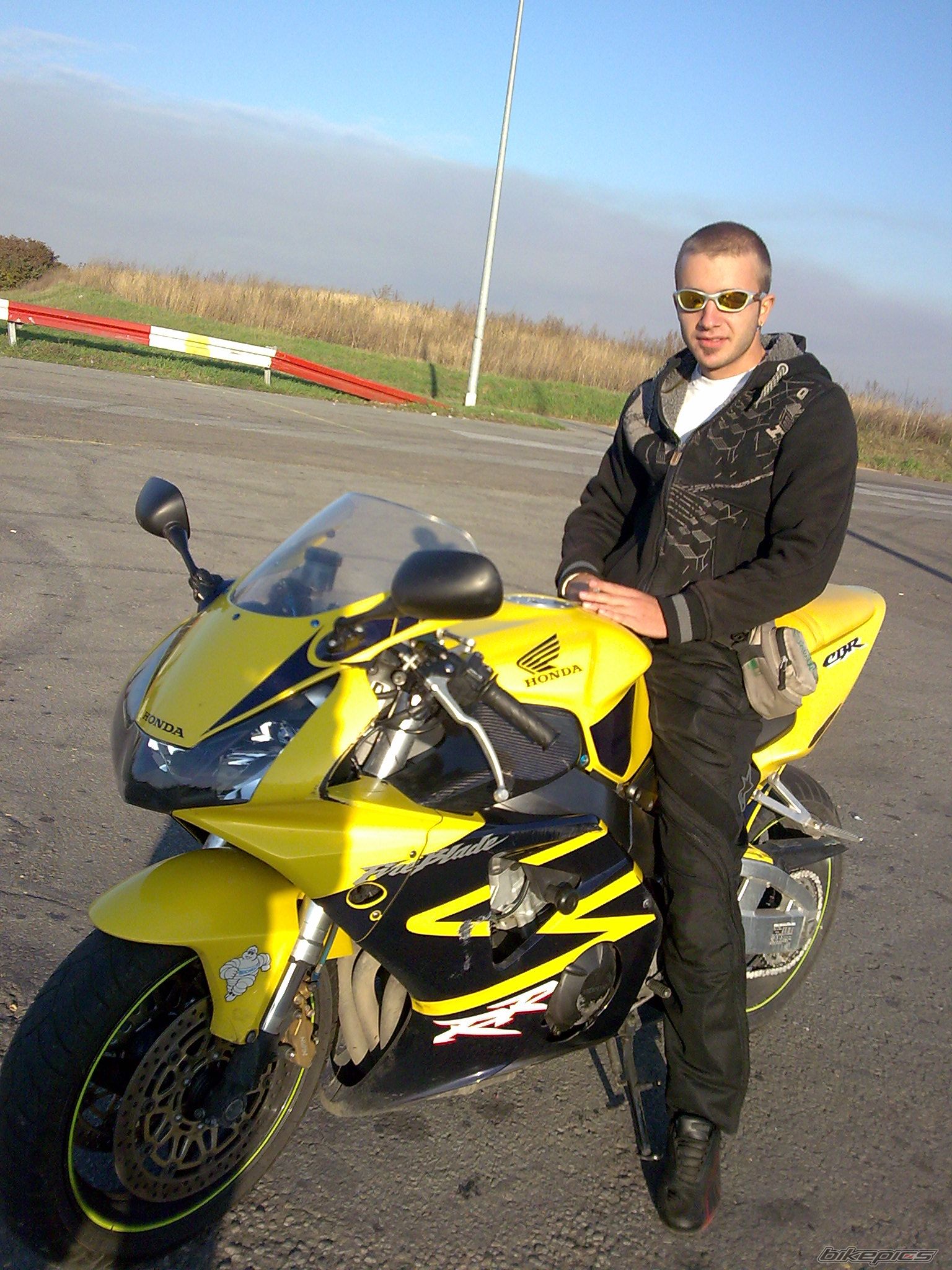 2002 HONDA CBR 900 | Picture 1449042 motorcycle photo