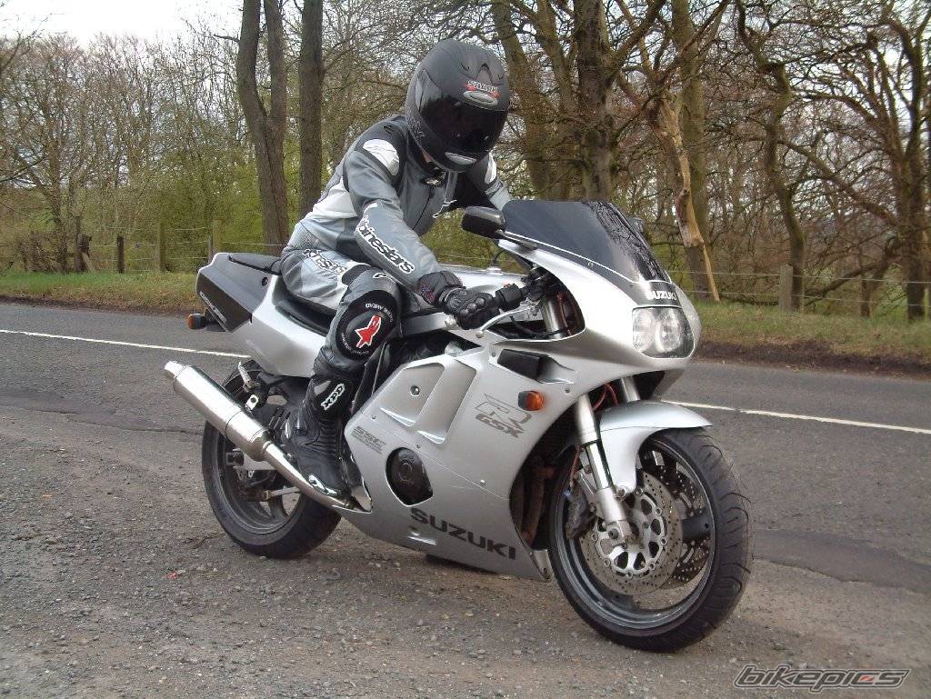 1990 SUZUKI GSX R 400 | Picture 144925 motorcycle photo