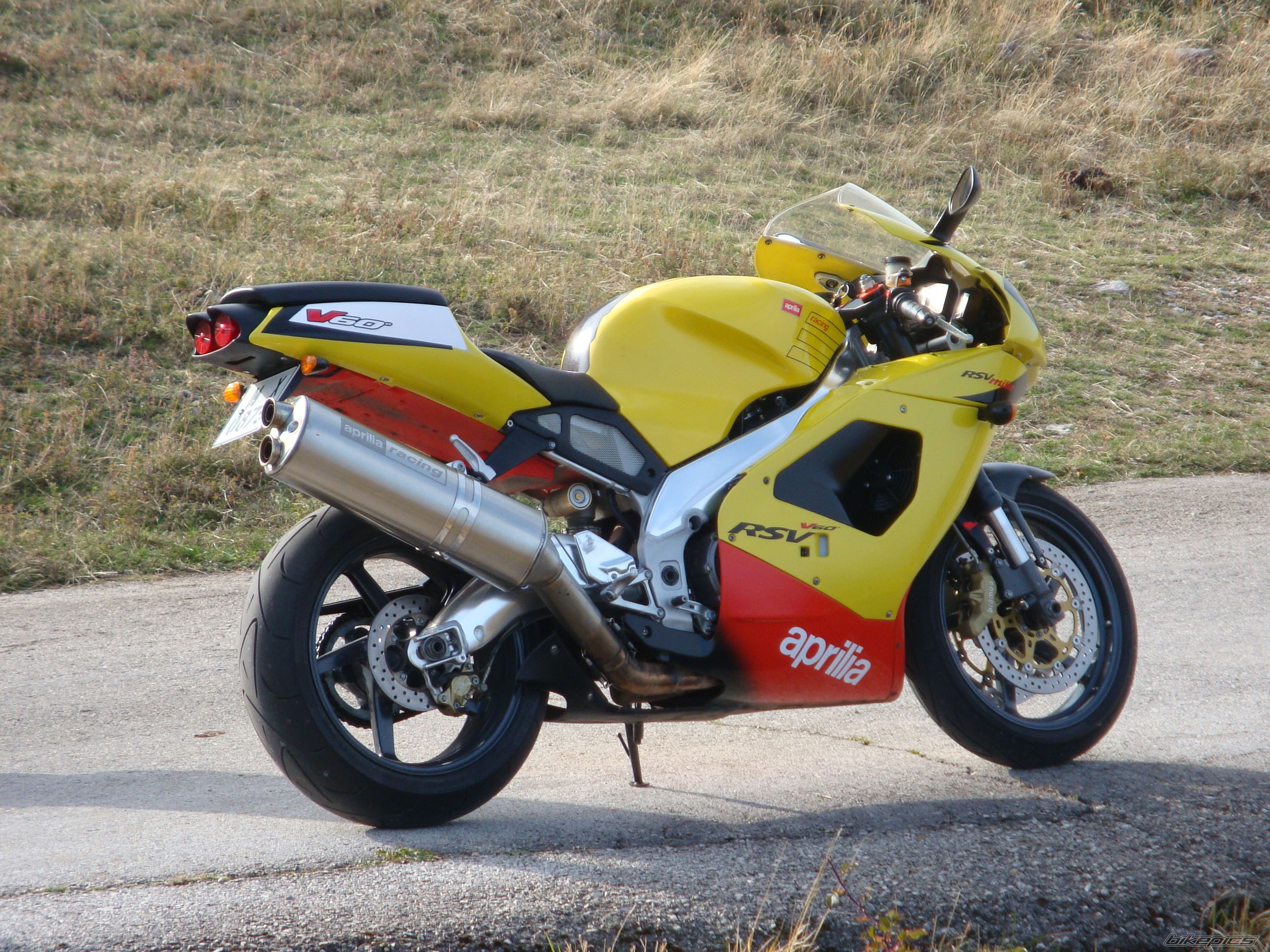2001 APRILIA RSV 1000 MILLE | Picture 1454707 motorcycle photo