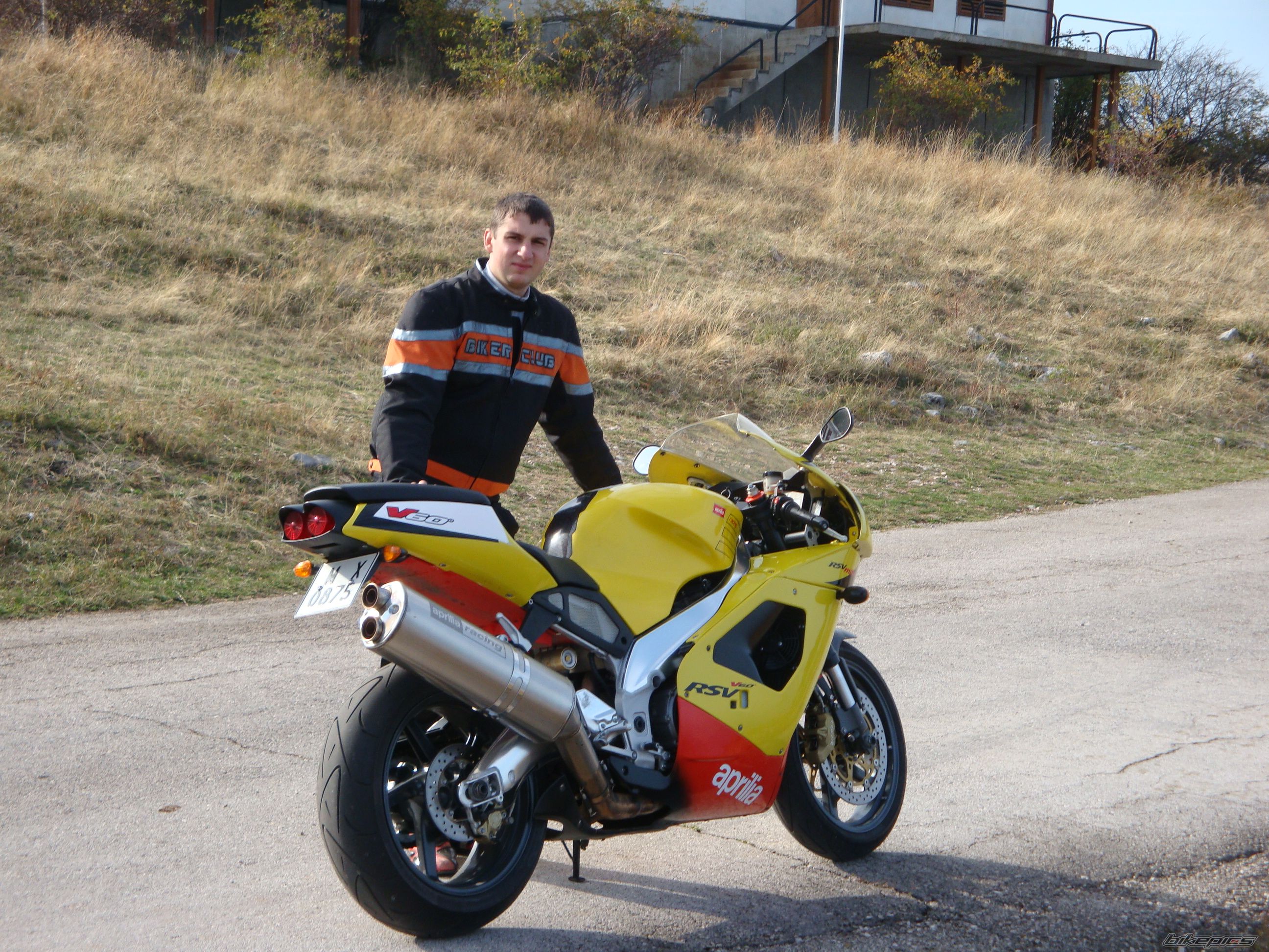 2001 APRILIA RSV 1000 MILLE | Picture 1454733 motorcycle photo
