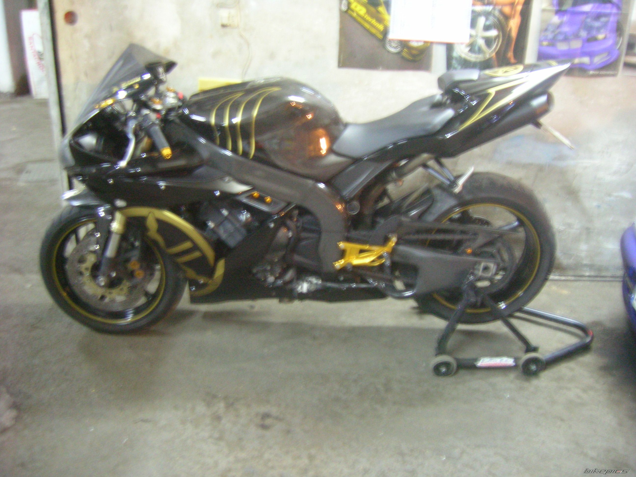 2009 YAMAHA YZF R1 | Picture 1455676 motorcycle photo