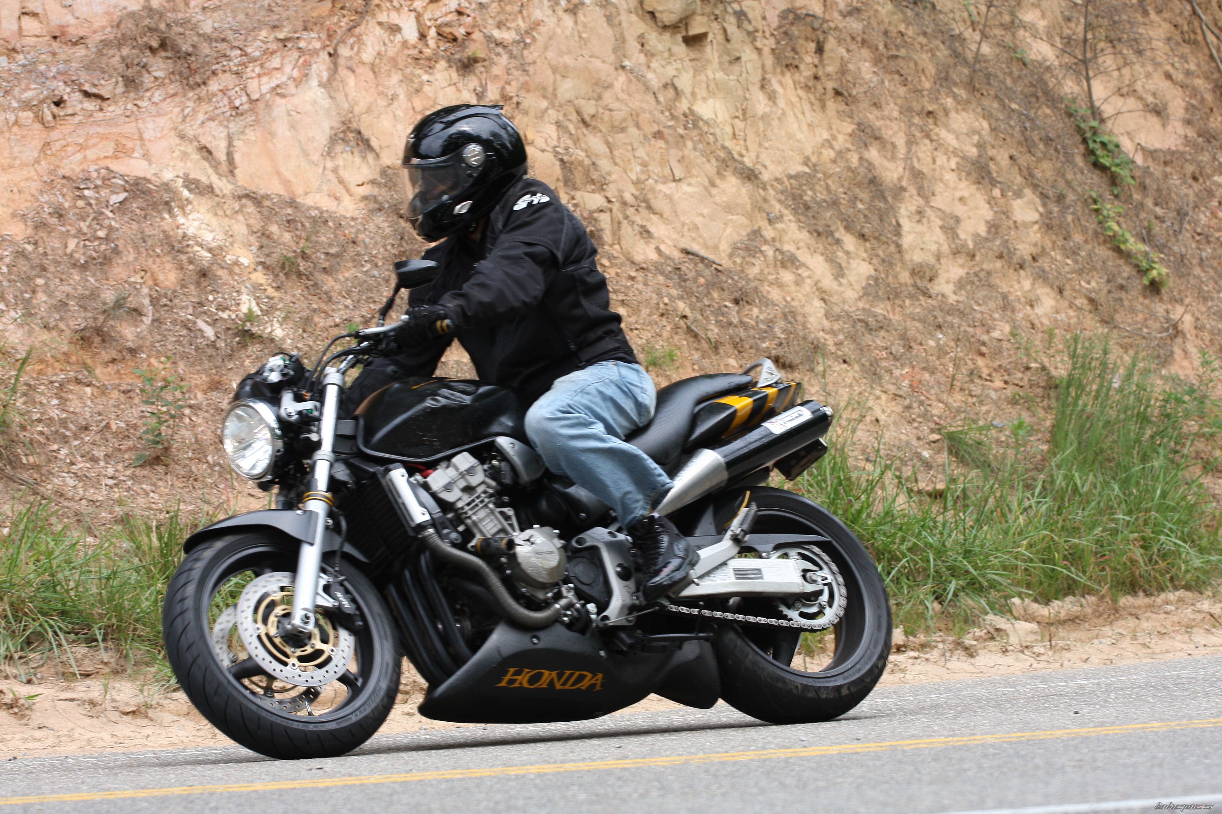 2002 HONDA CB 900 | Picture 1457155 motorcycle photo