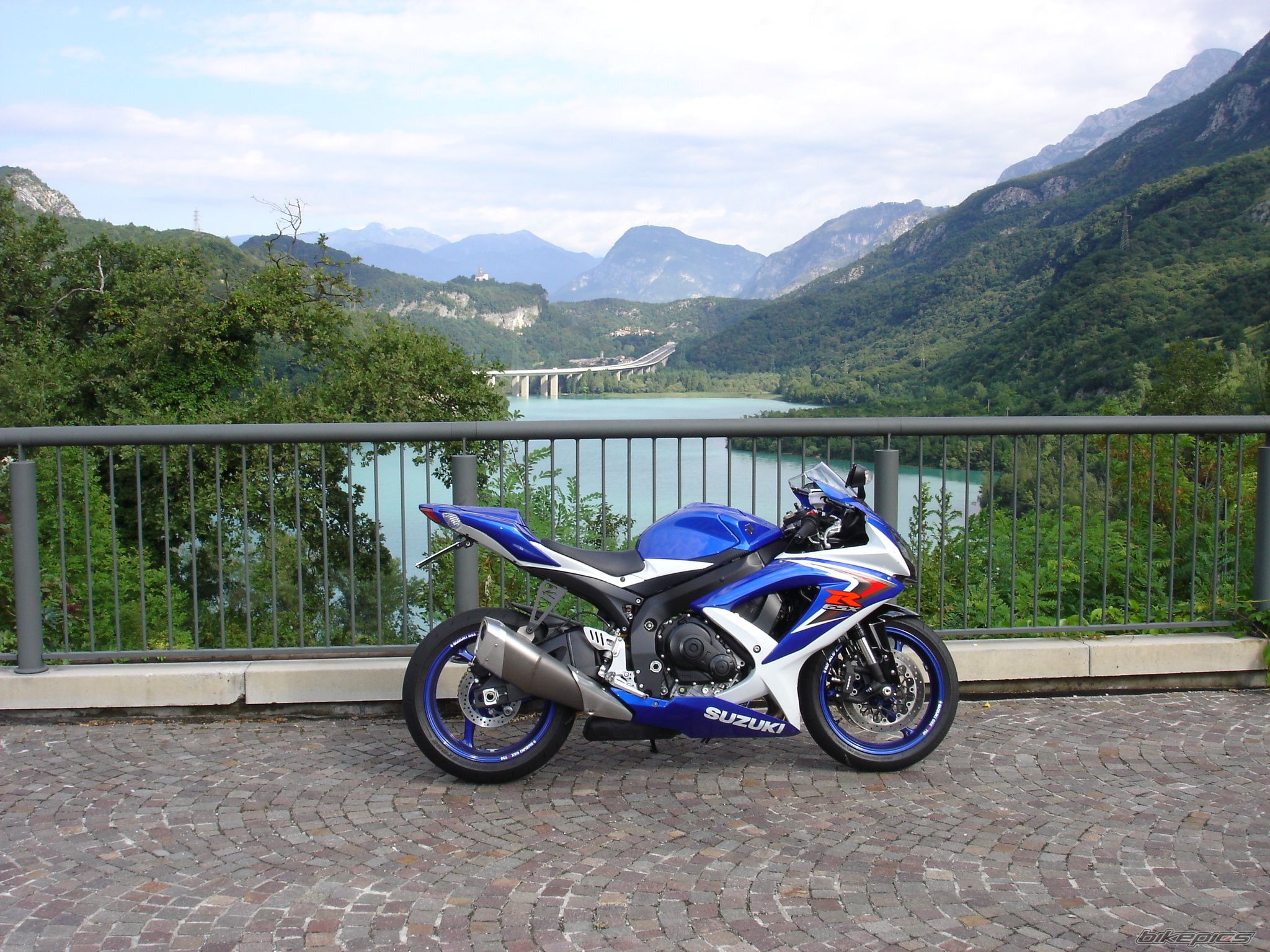 2008 SUZUKI GSX R 750 | Picture 1458083 motorcycle photo