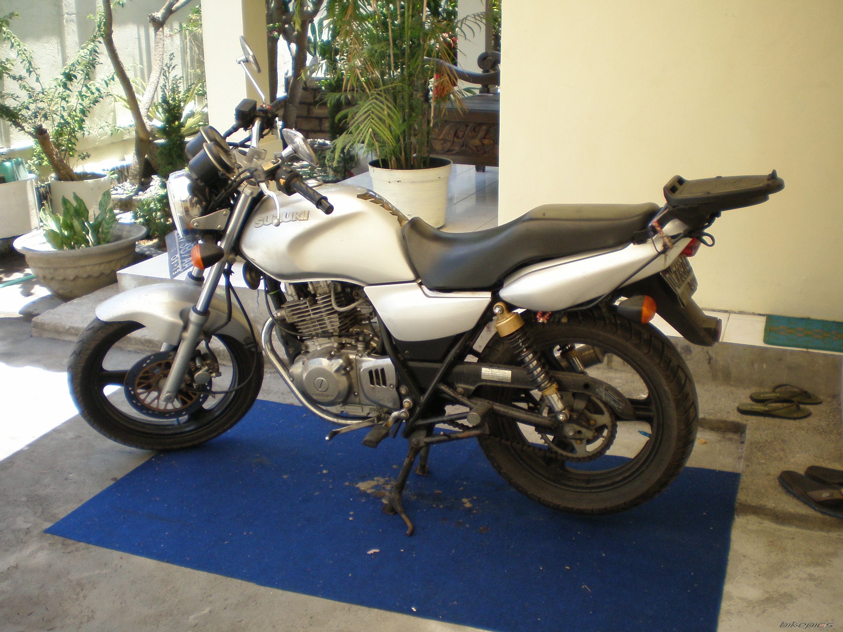 2004 SUZUKI GS 250 | Picture 1460331 motorcycle photo