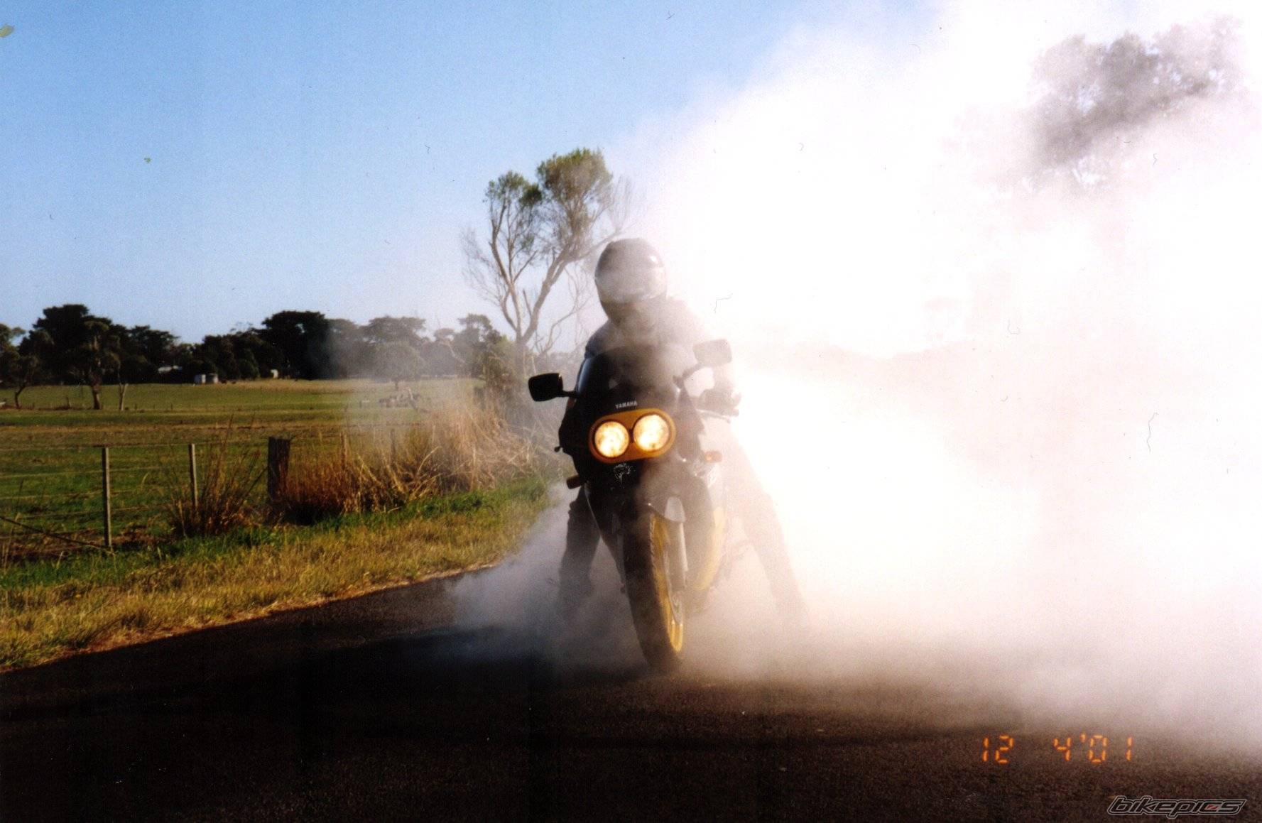 1990 YAMAHA FZR 250 | Picture 14639 motorcycle photo