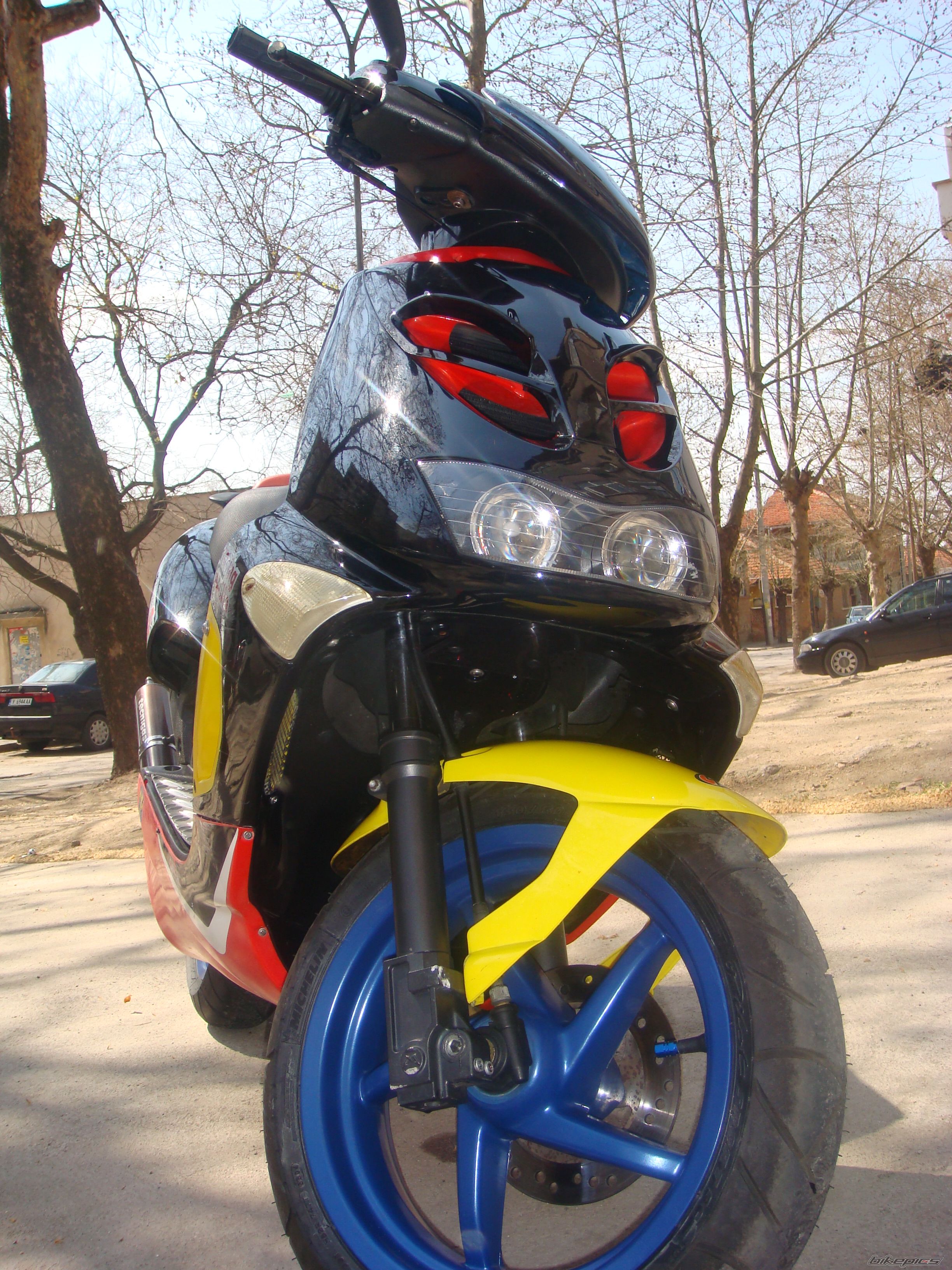 2001 APRILIA SR RACING 50 | Picture 1472648 motorcycle photo