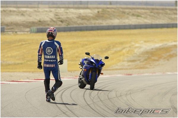 2009 YAMAHA YZF R1 | Picture 1473426 motorcycle photo