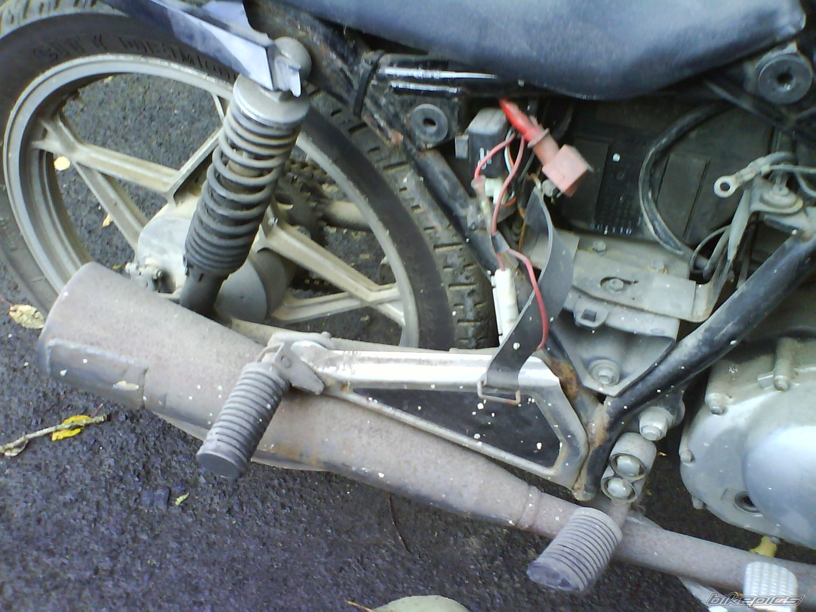 1998 SUZUKI GS 125 | Picture 1473449 motorcycle photo