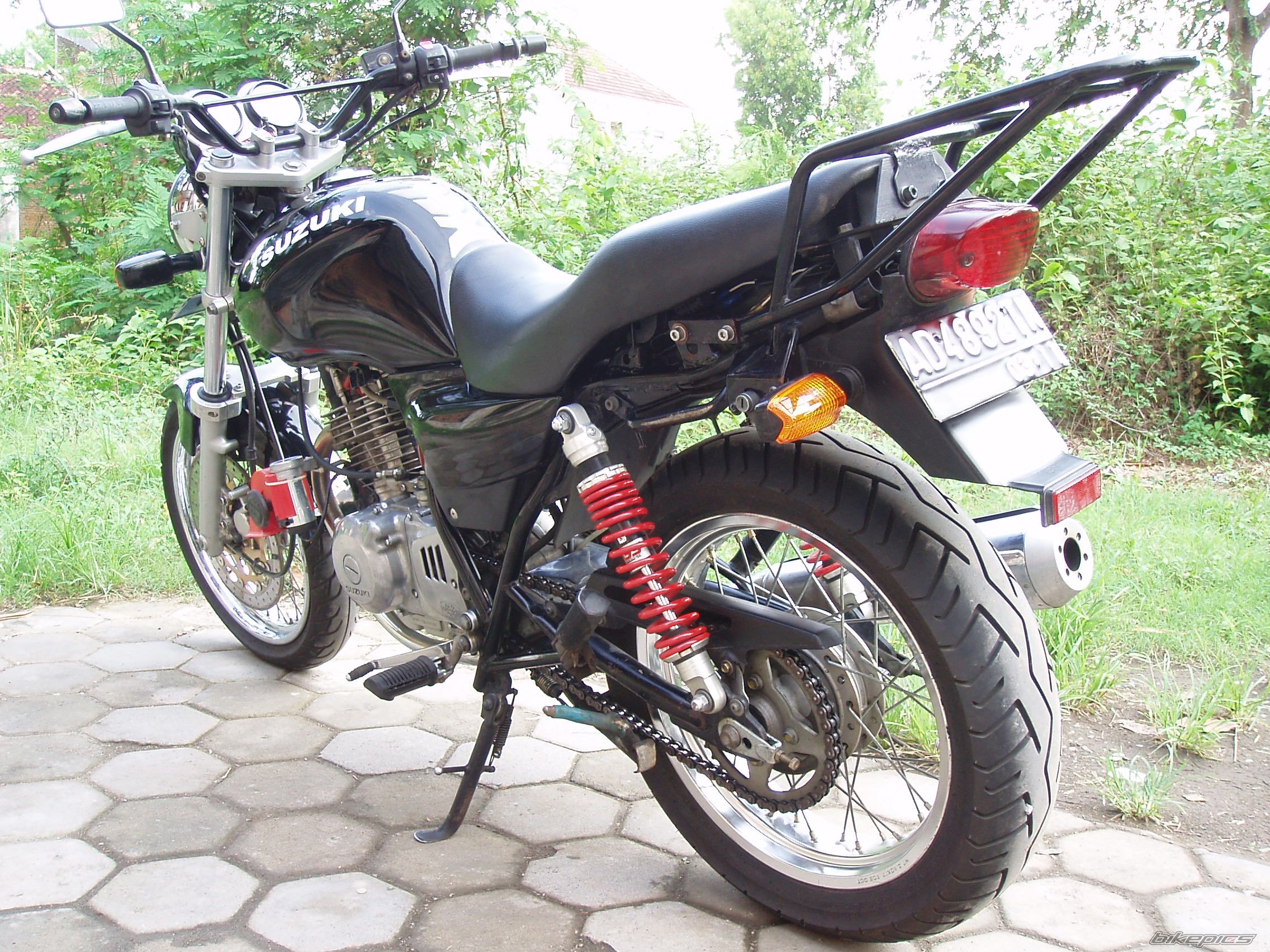 2001 SUZUKI GS 250 | Picture 1473651 motorcycle photo