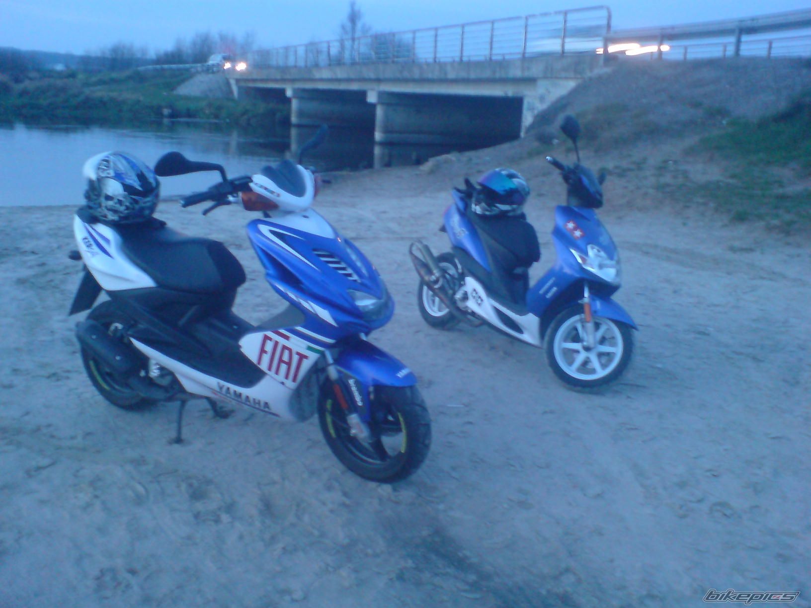 2004 YAMAHA JOG R CS 50 | Picture 1477877 motorcycle photo