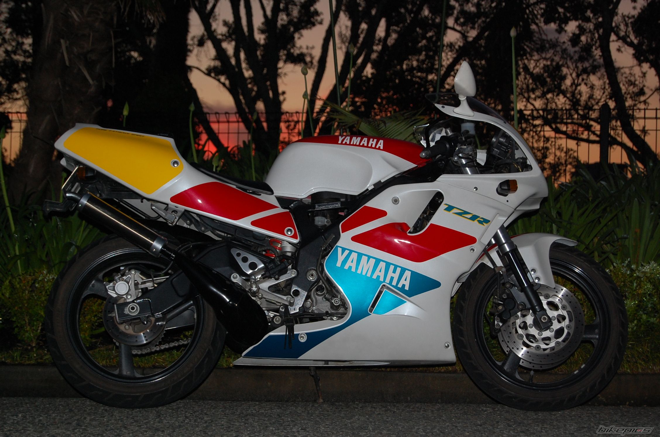 1992 YAMAHA TZR 250 | Picture 1479637 motorcycle photo