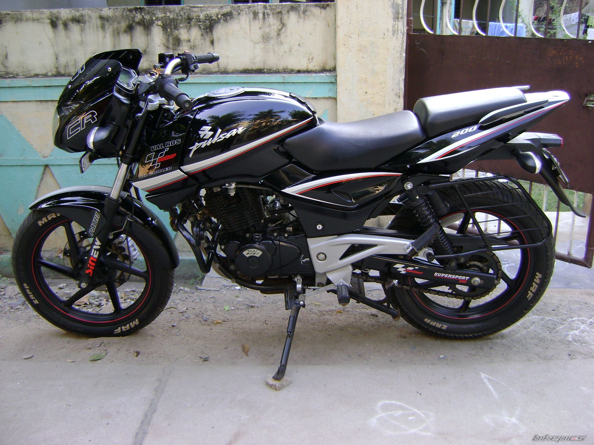 2009 BAJAJ PULSAR220 | Picture 1479869 motorcycle photo
