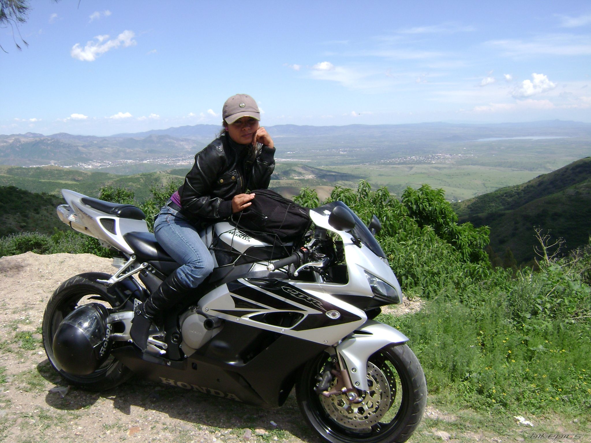 2004 HONDA CBR 1000  RR | Picture 1481372 motorcycle photo