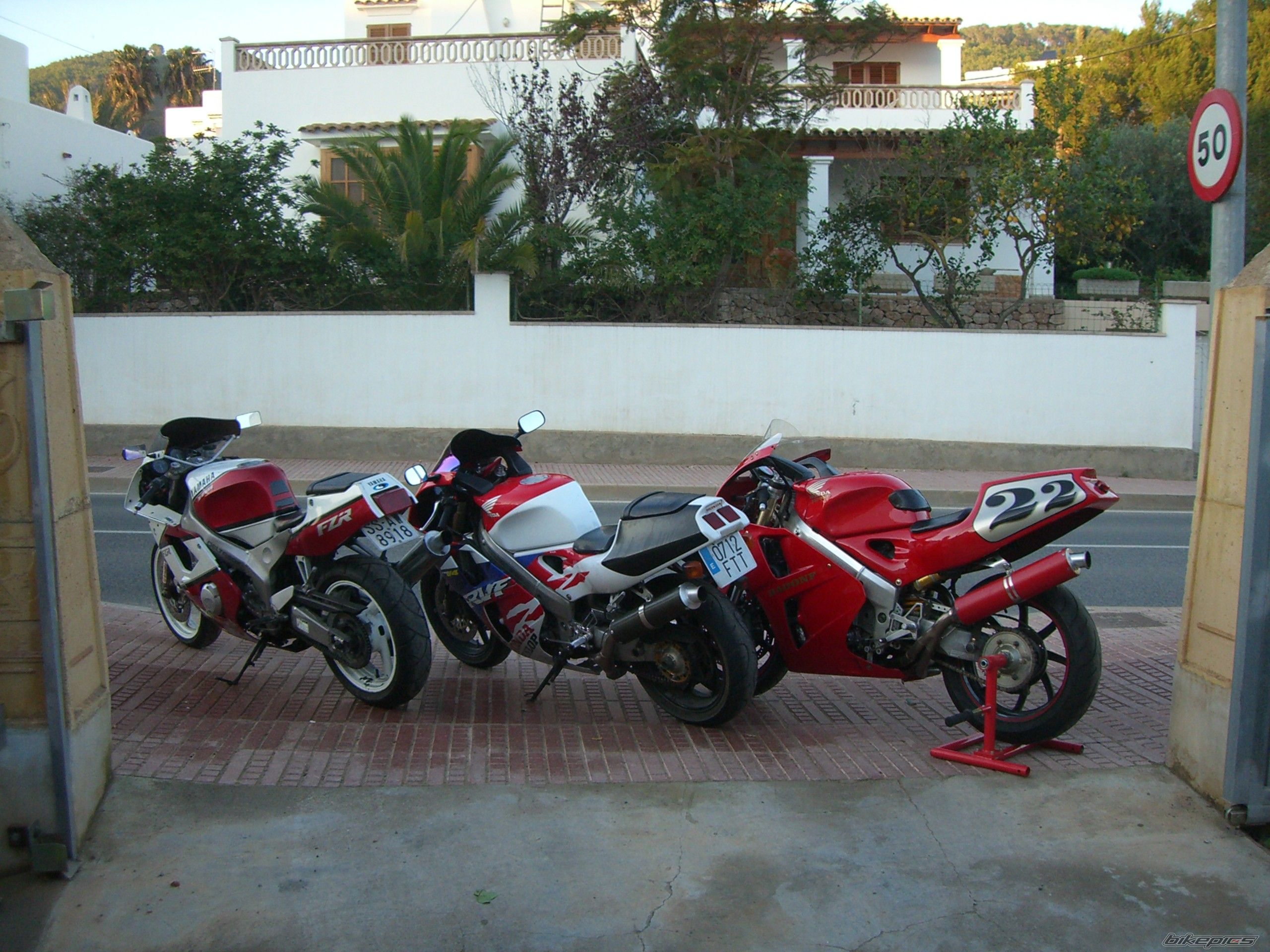1994 HONDA RVF 400 | Picture 1484228 motorcycle photo
