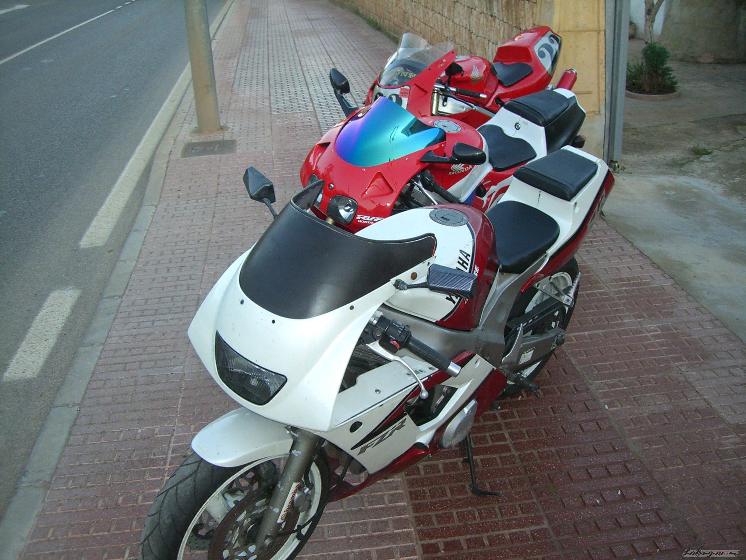 1996 YAMAHA FZR 400 RR | Picture 1484250 motorcycle photo
