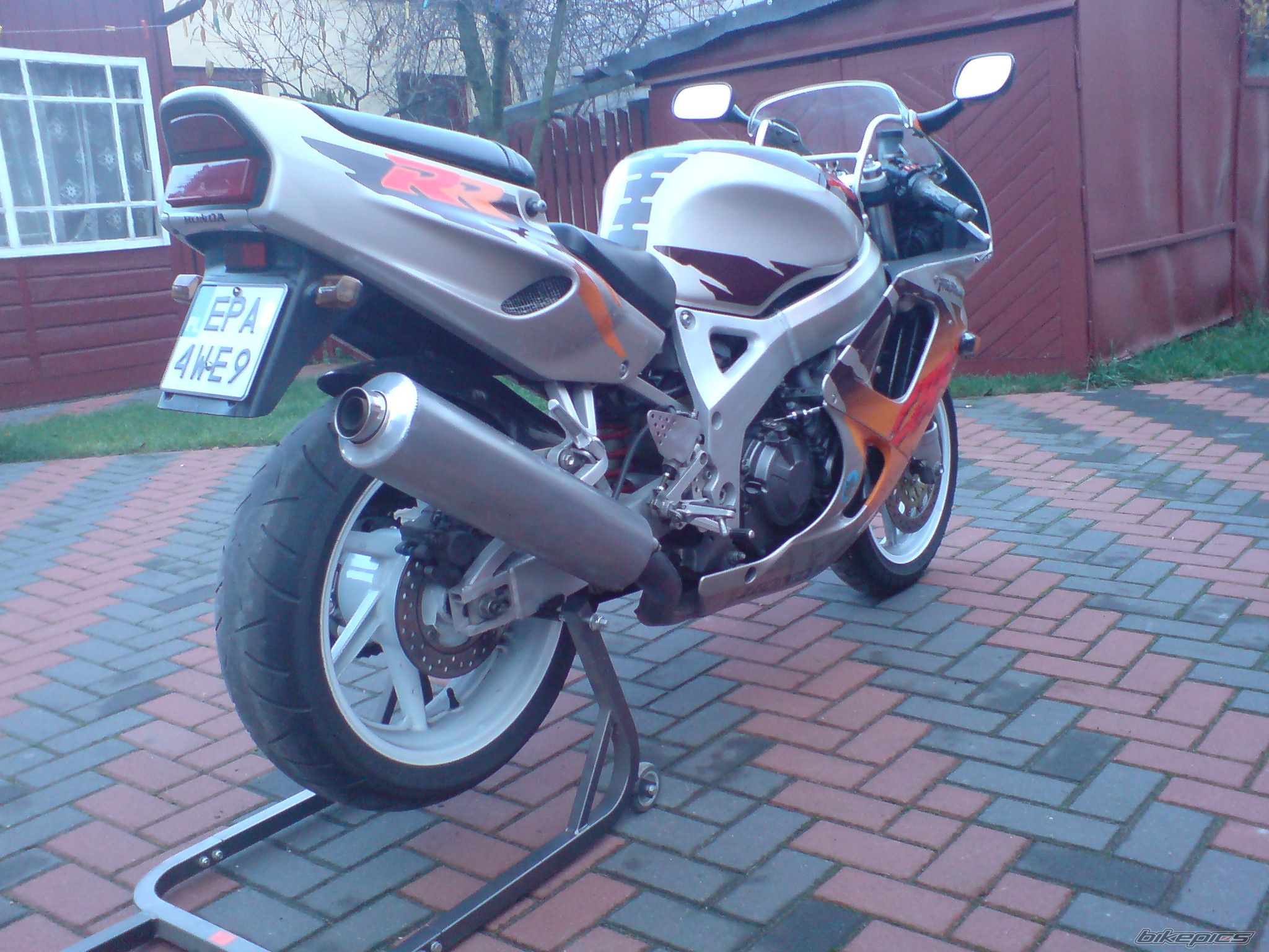 1995 HONDA CBR 900 | Picture 1484802 motorcycle photo