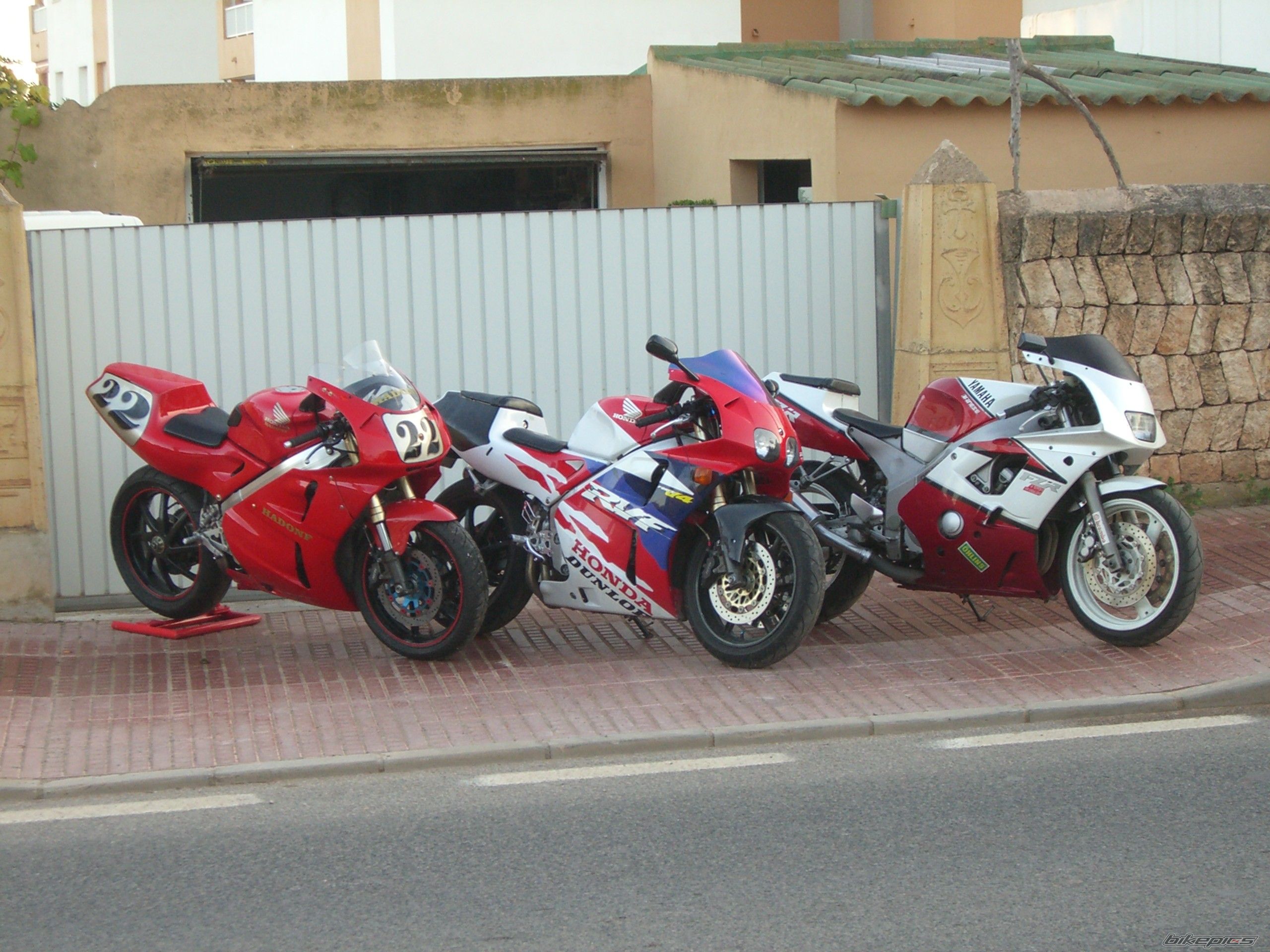 1994 HONDA RVF 400 | Picture 1484989 motorcycle photo