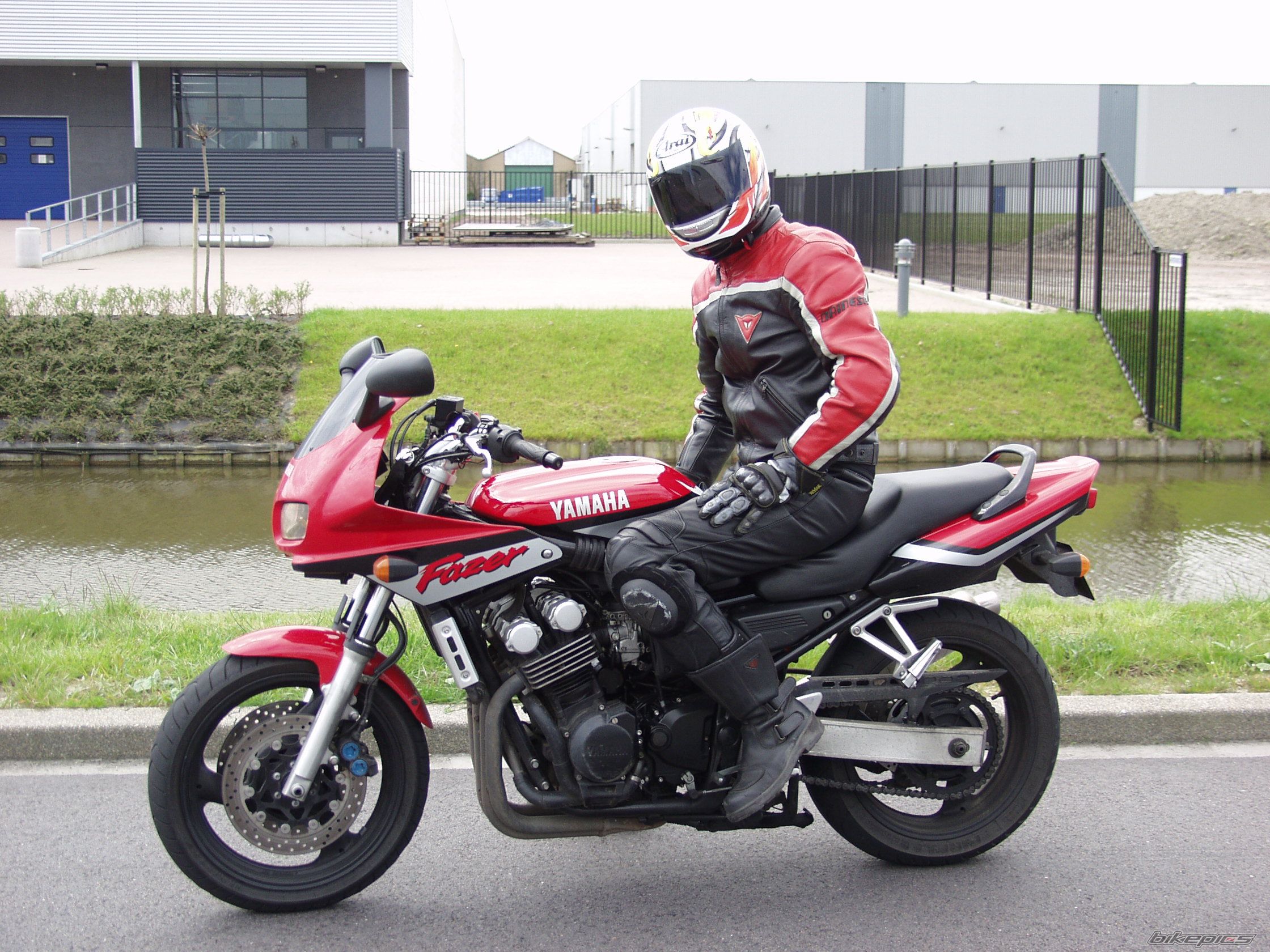 2000 YAMAHA FZS 600 FAZER | Picture 1489540 motorcycle photo
