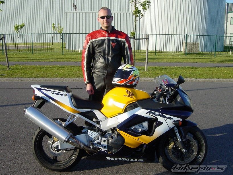 2000 HONDA CBR 900 | Picture 1489548 motorcycle photo