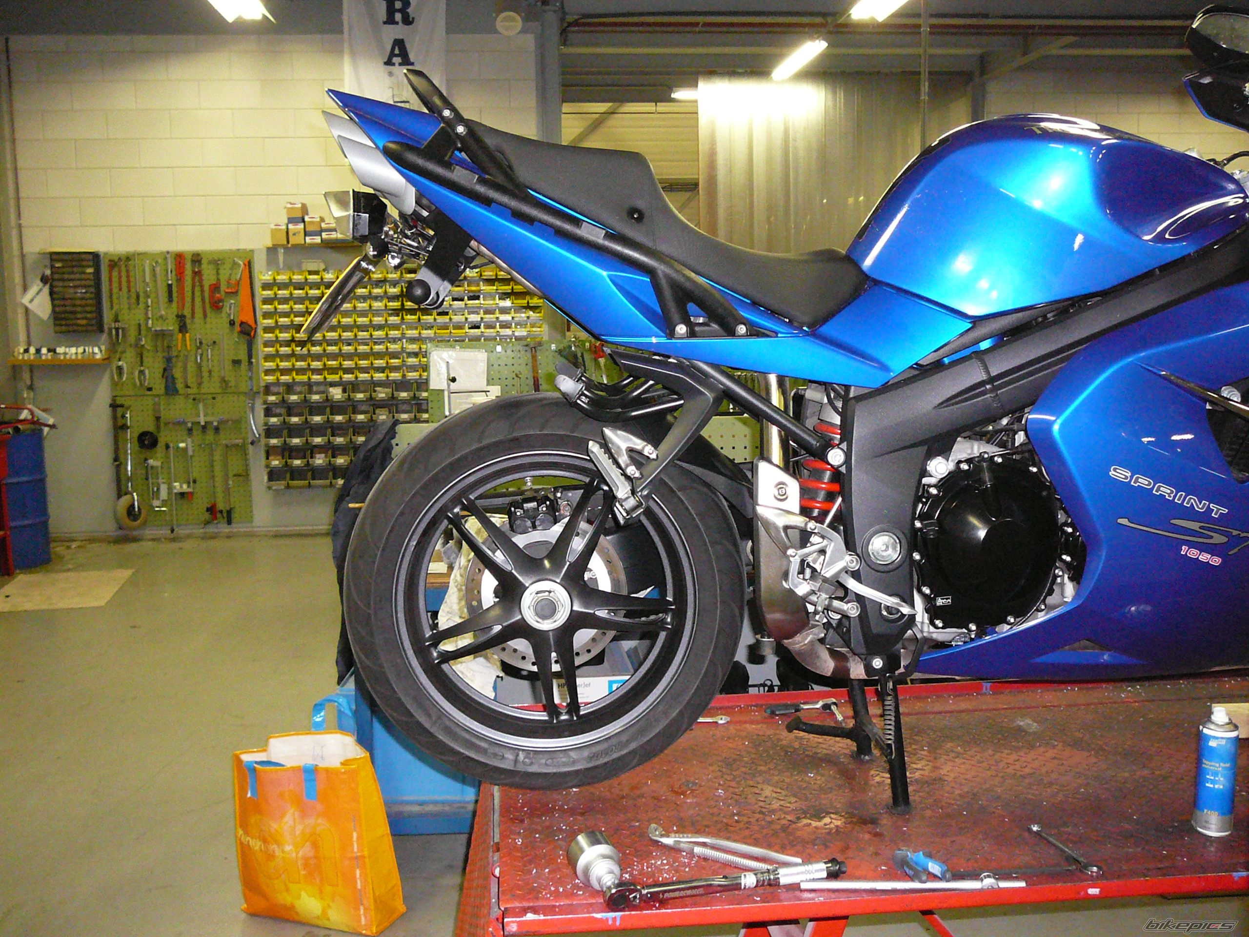 2006 TRIUMPH SPRINT ST | Picture 1490843 motorcycle photo