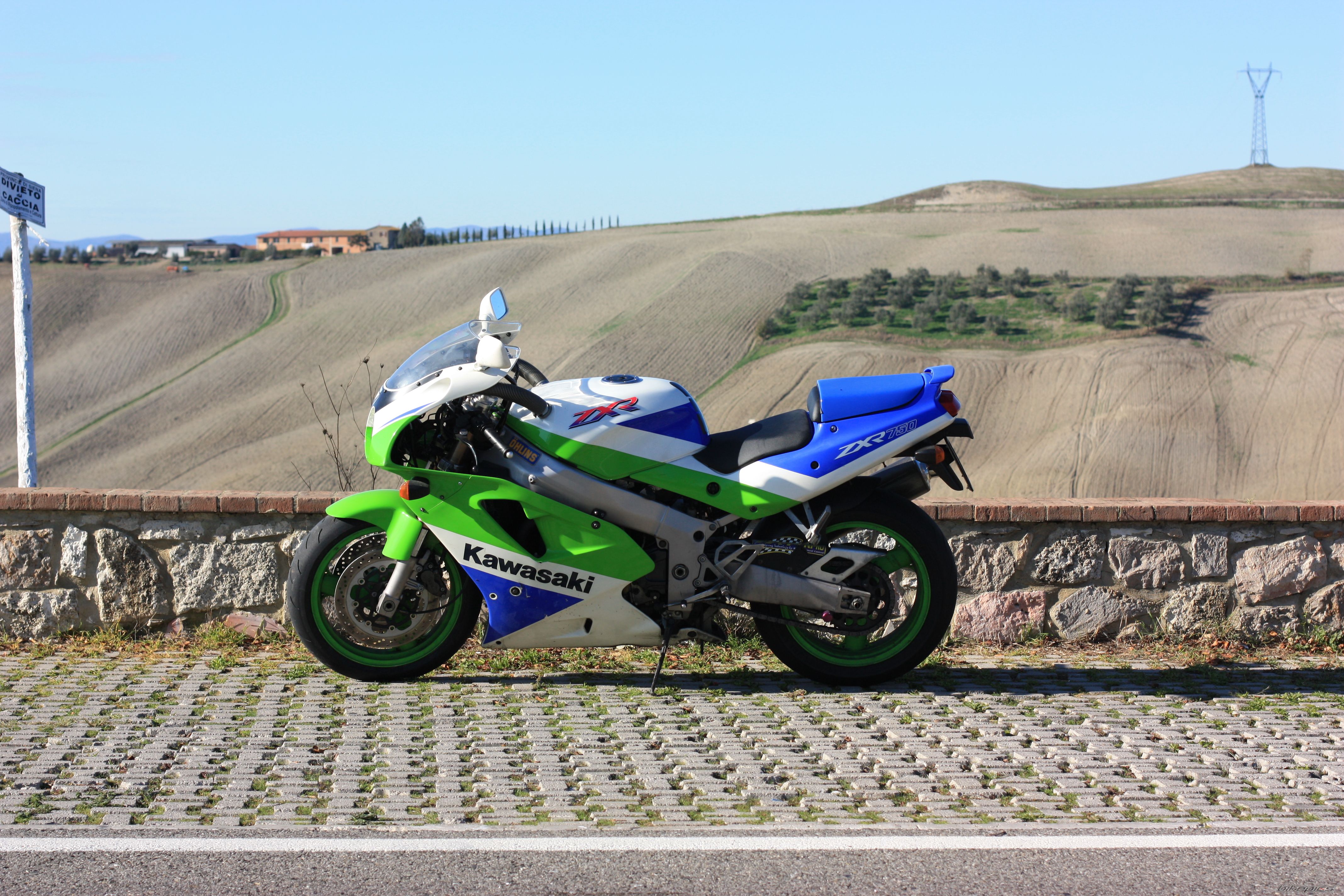1991 KAWASAKI ZXR 750 | Picture 1490856 motorcycle photo