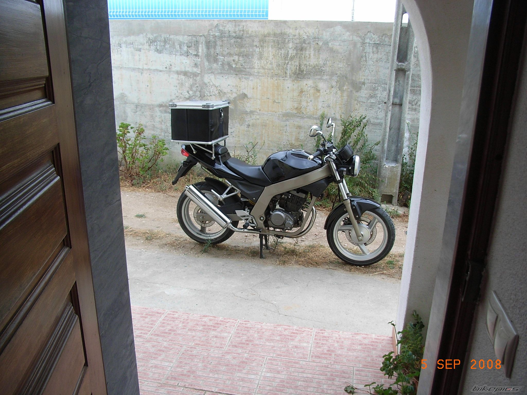 2004 DAELIM ROADWIN | Picture 1495373 motorcycle photo