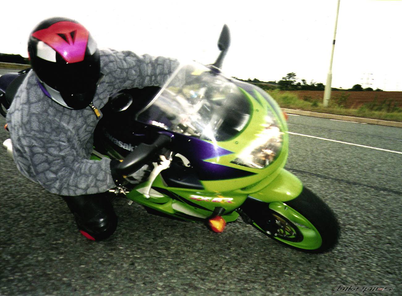 1998 KAWASAKI ZX 6R | Picture 1496 motorcycle photo