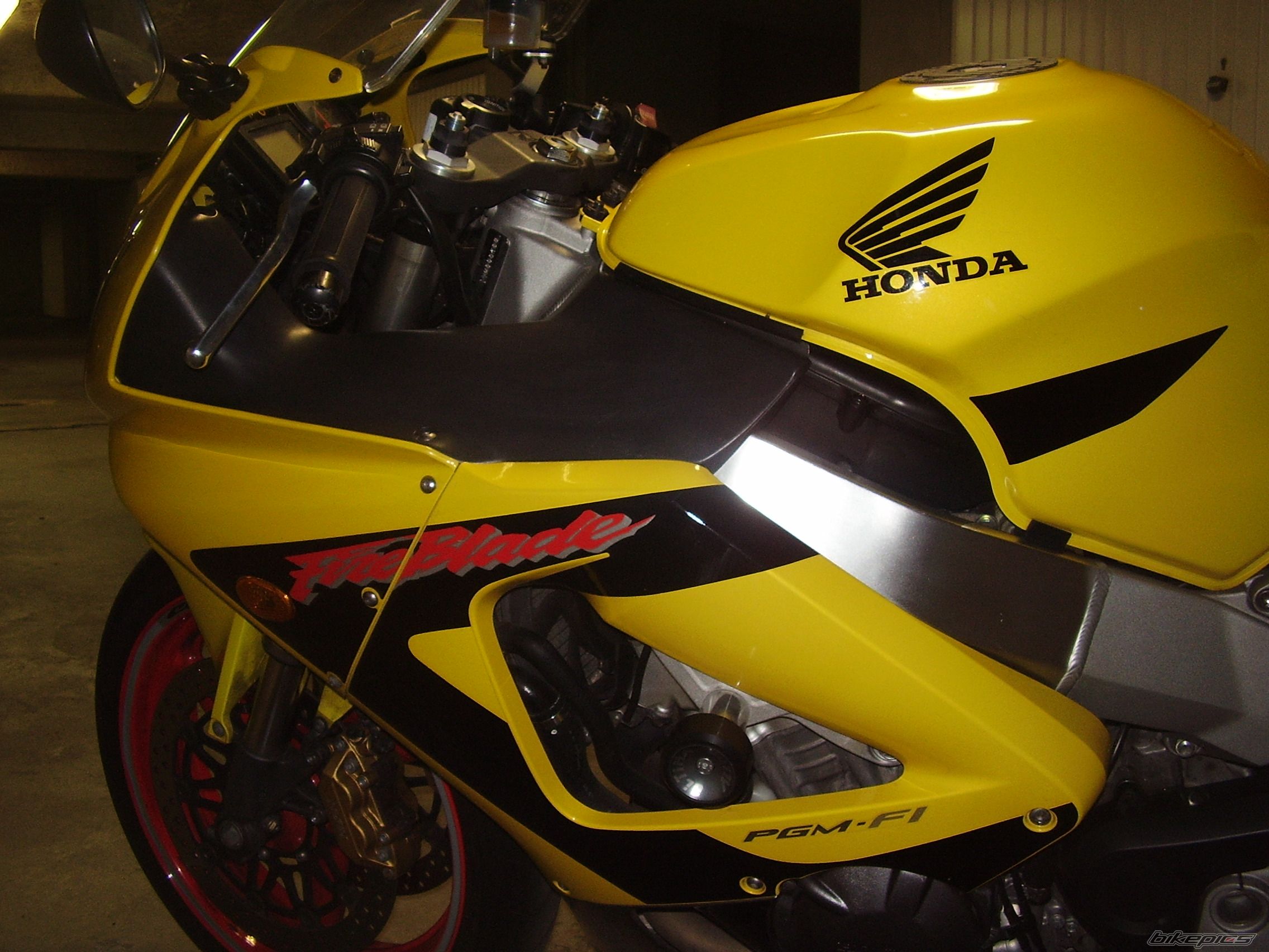 2001 HONDA CBR 900 | Picture 1496553 motorcycle photo