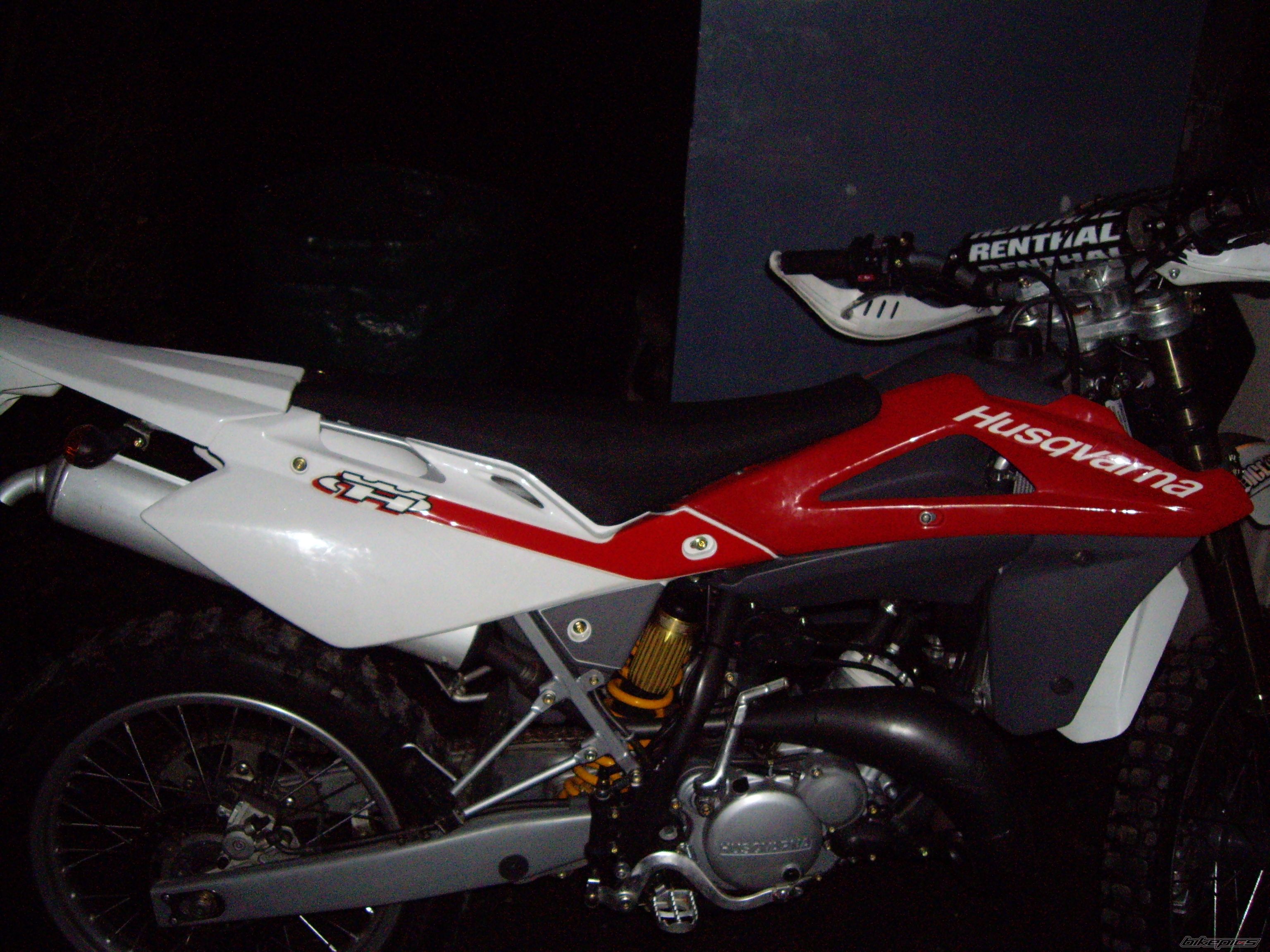 2006 HUSQVARNA WRE 125 | Picture 1496738 motorcycle photo