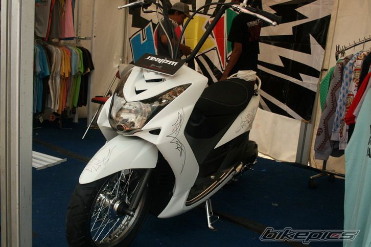 2003 YAMAHA MIO | Picture 1497200 motorcycle photo