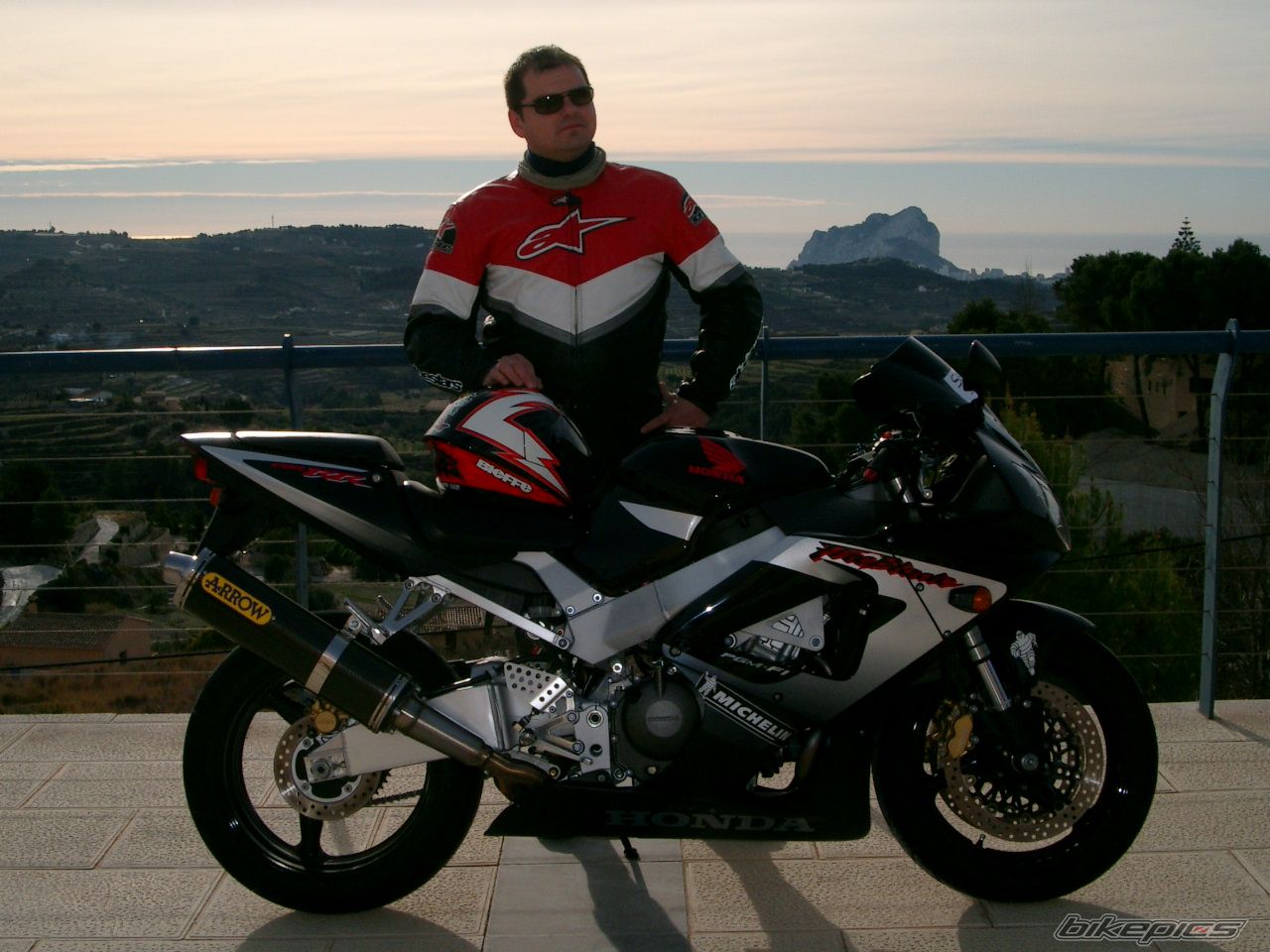 2000 HONDA CBR 900 | Picture 1498629 motorcycle photo
