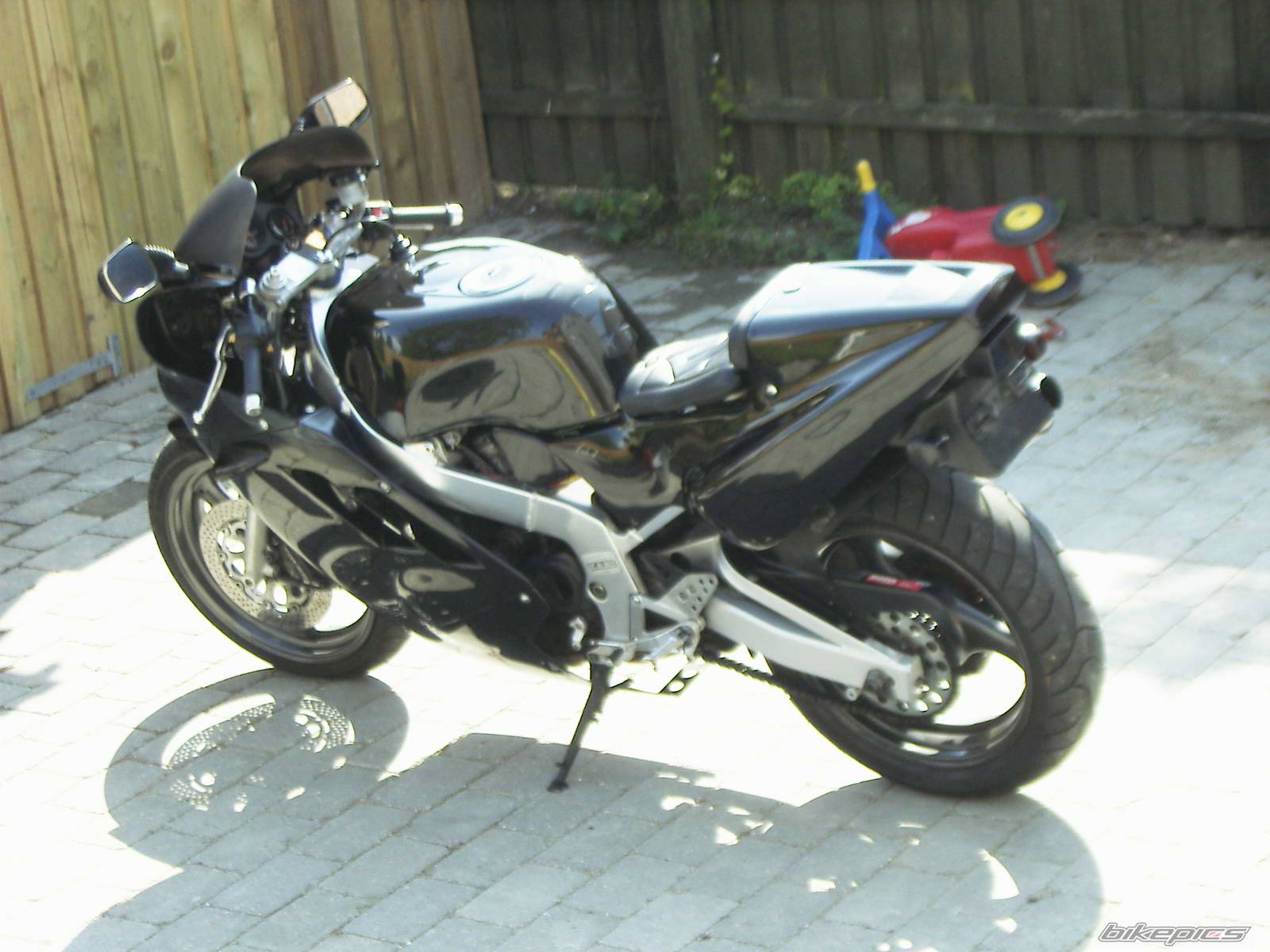 1991 SUZUKI GSX R 400 | Picture 150090 motorcycle photo
