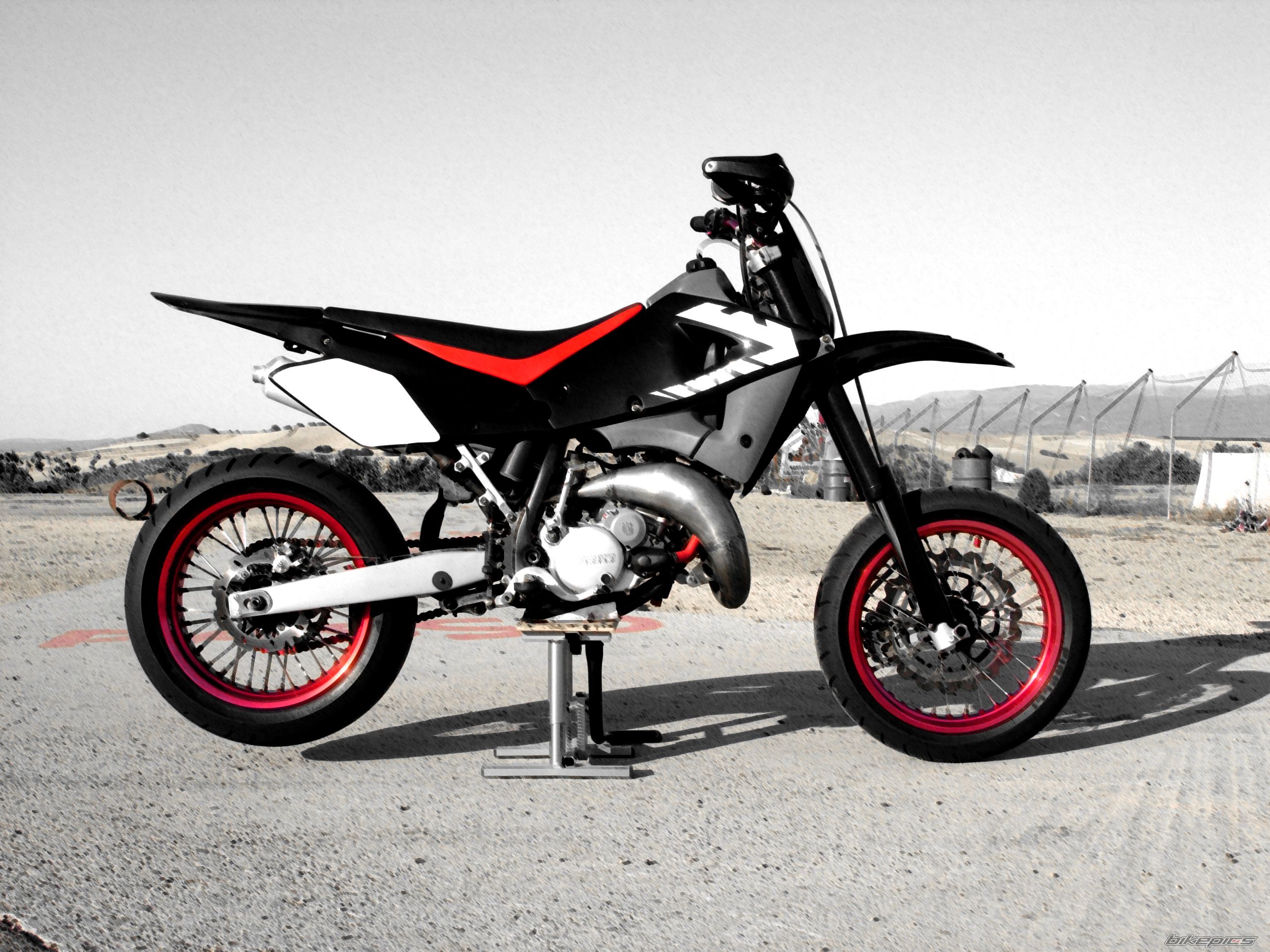 2005 HUSQVARNA SM 125 S | Picture 1502247 motorcycle photo