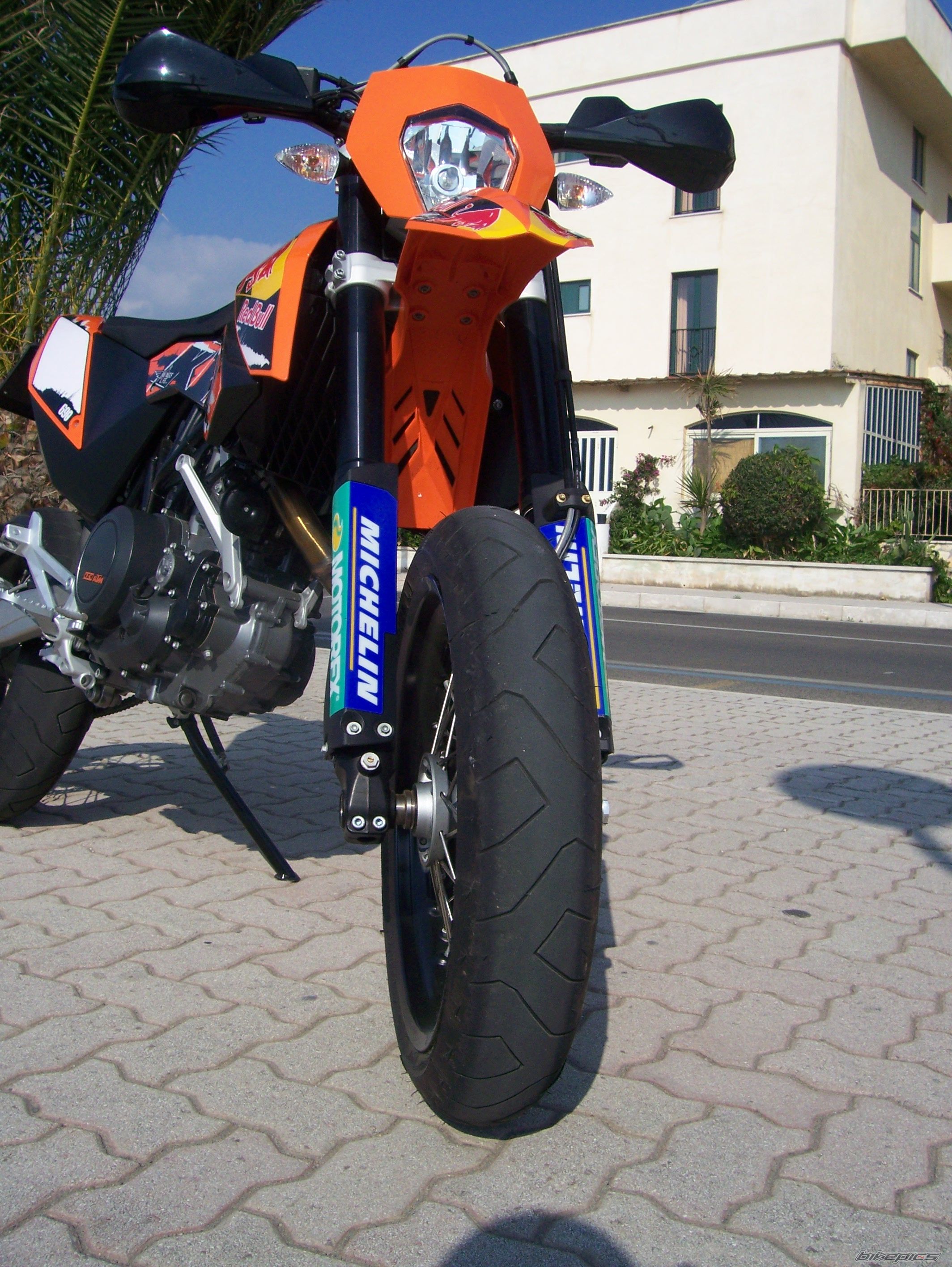 2008 KTM 690 SUPERMOTO | Picture 1502825 motorcycle photo