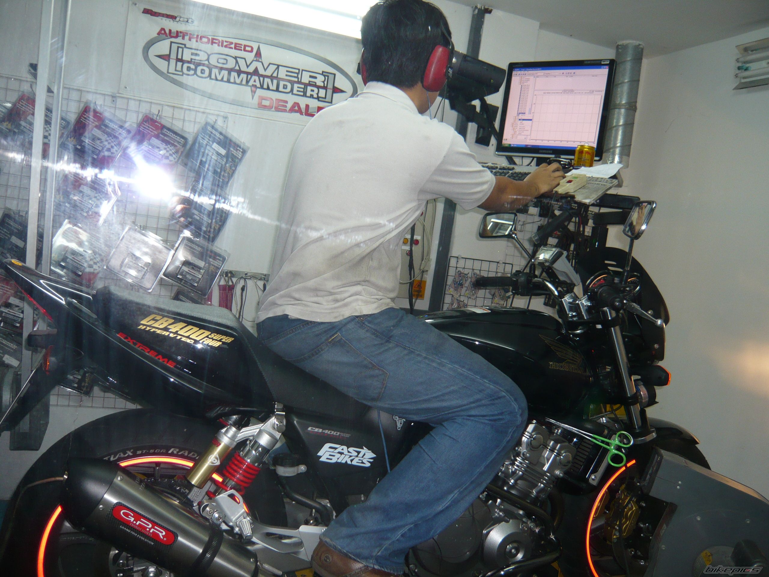 2011 HONDA CB400 REVO | Picture 1509062 motorcycle photo