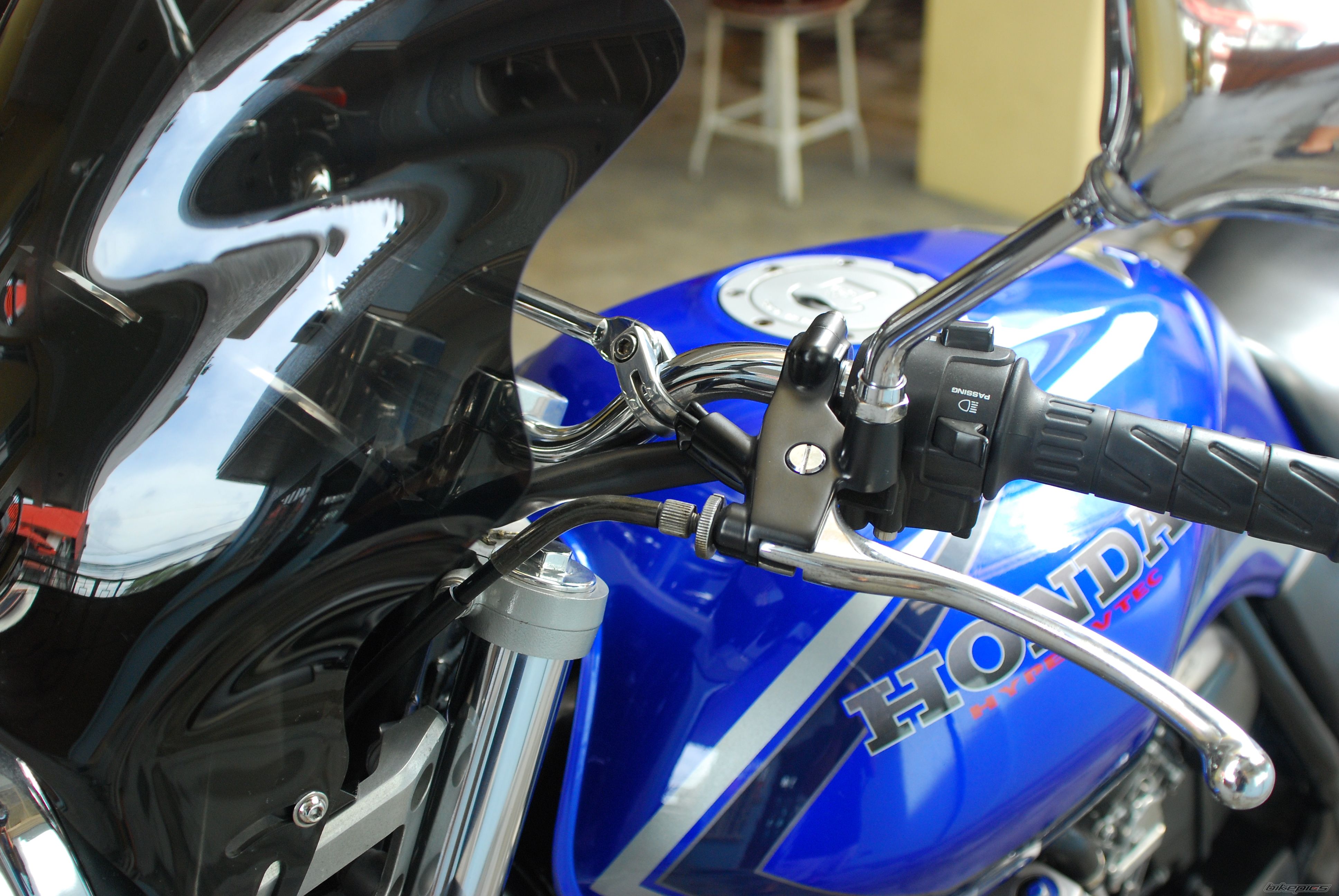 2001 HONDA CB400 HYPER VTEC SPEC 1 | Picture 1512240 motorcycle photo