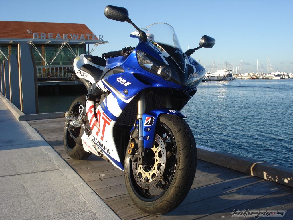 2004 YAMAHA YZF R1 | Picture 1513044 motorcycle photo