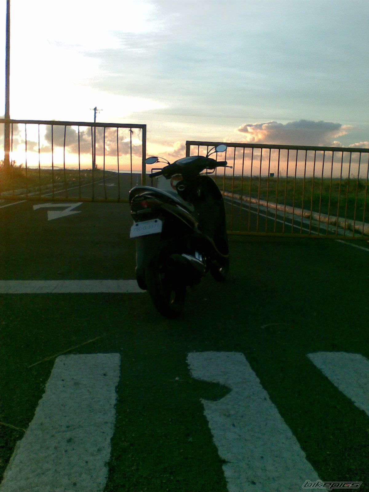 2009 YAMAHA MIO | Picture 1514161 motorcycle photo