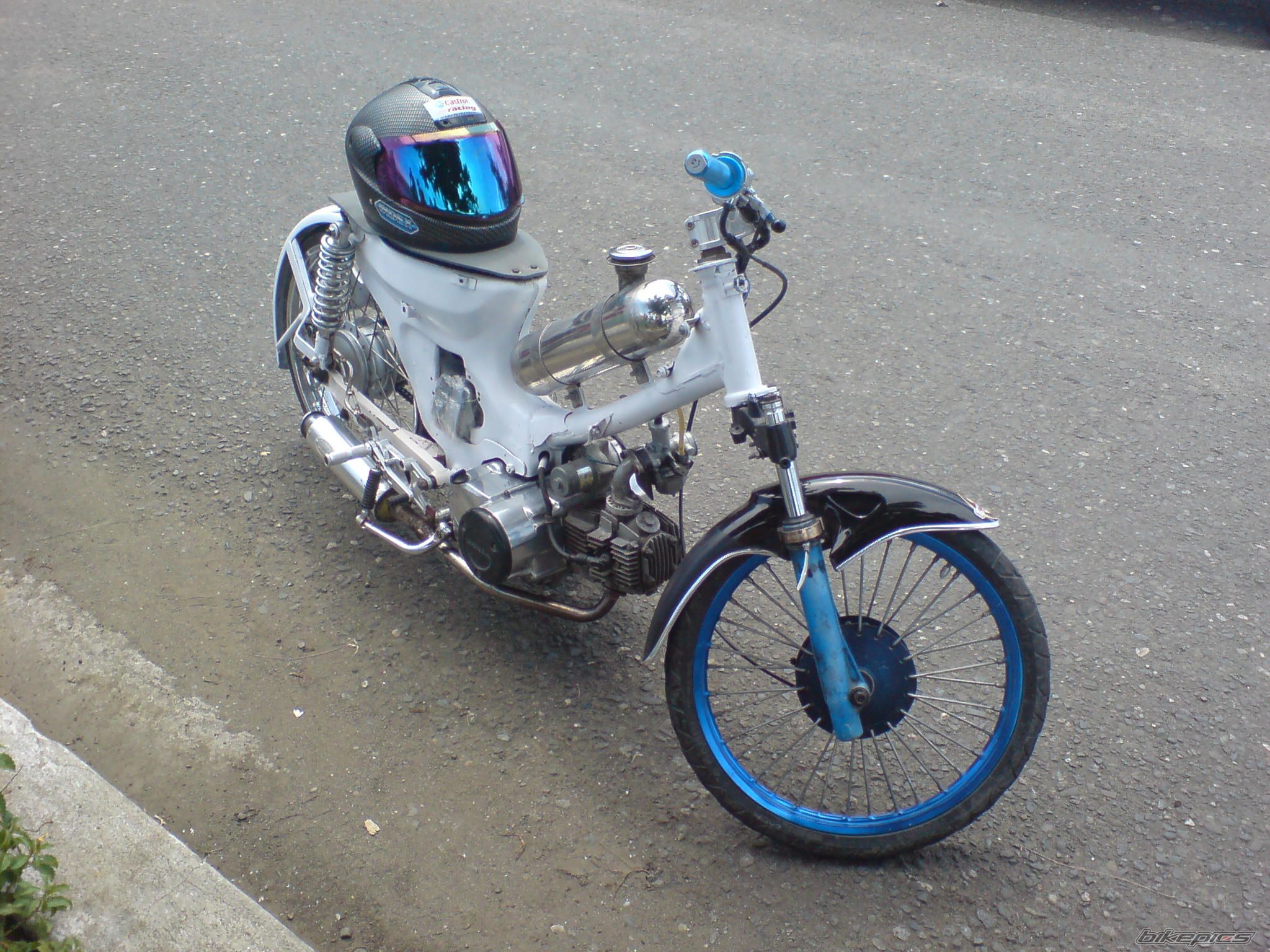 1995 HONDA C 100 DREAM | Picture 1519316 motorcycle photo