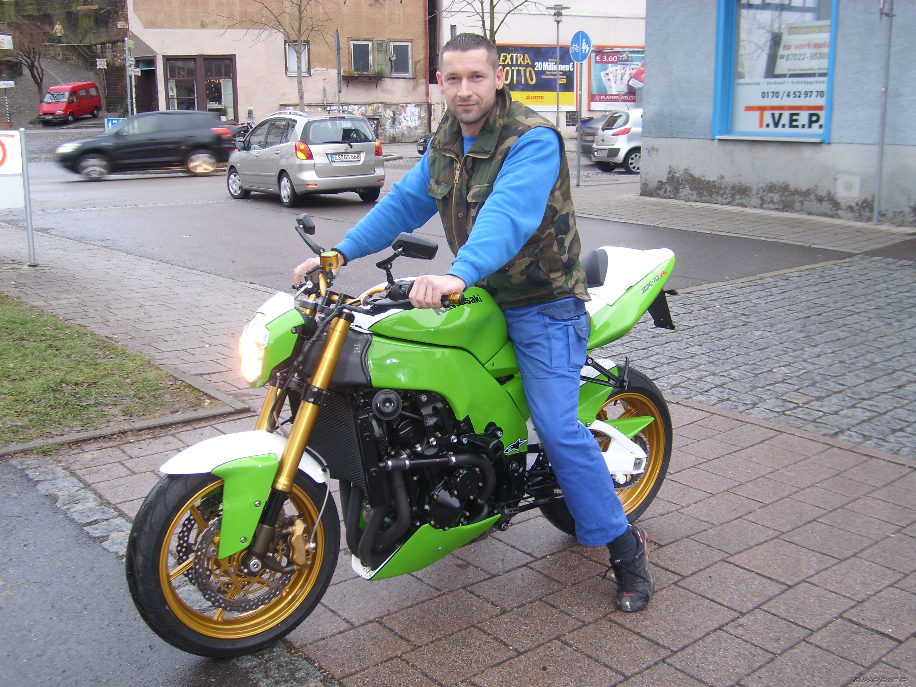 2009 KAWASAKI ZX 10R | Picture 1525897 motorcycle photo