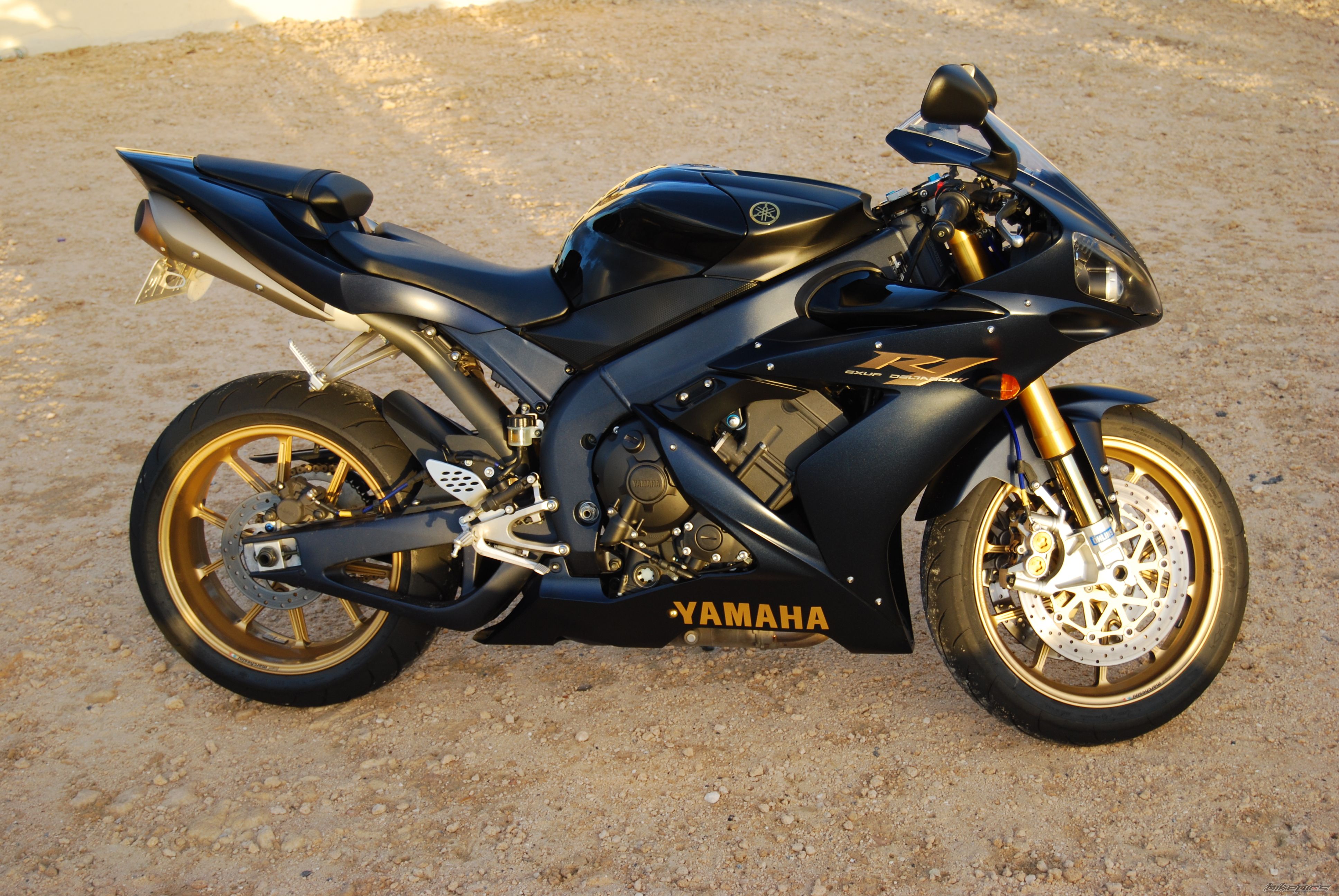 2006 YAMAHA YZF R1 | Picture 1528478 motorcycle photo