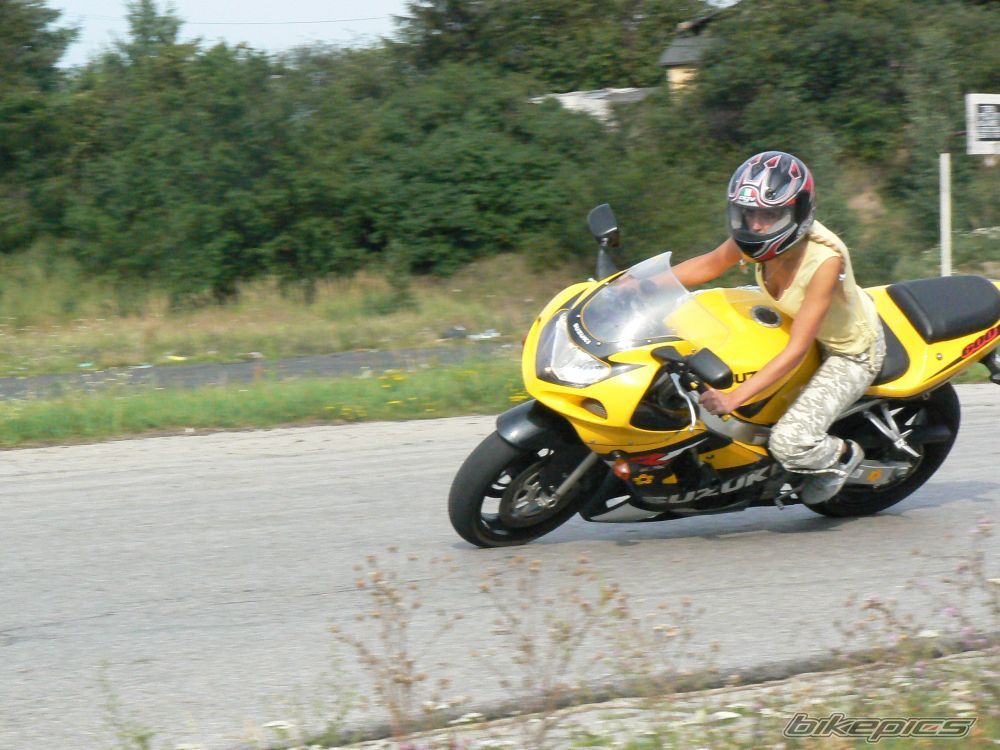 2001 SUZUKI GSX R 600 | Picture 1531445 motorcycle photo