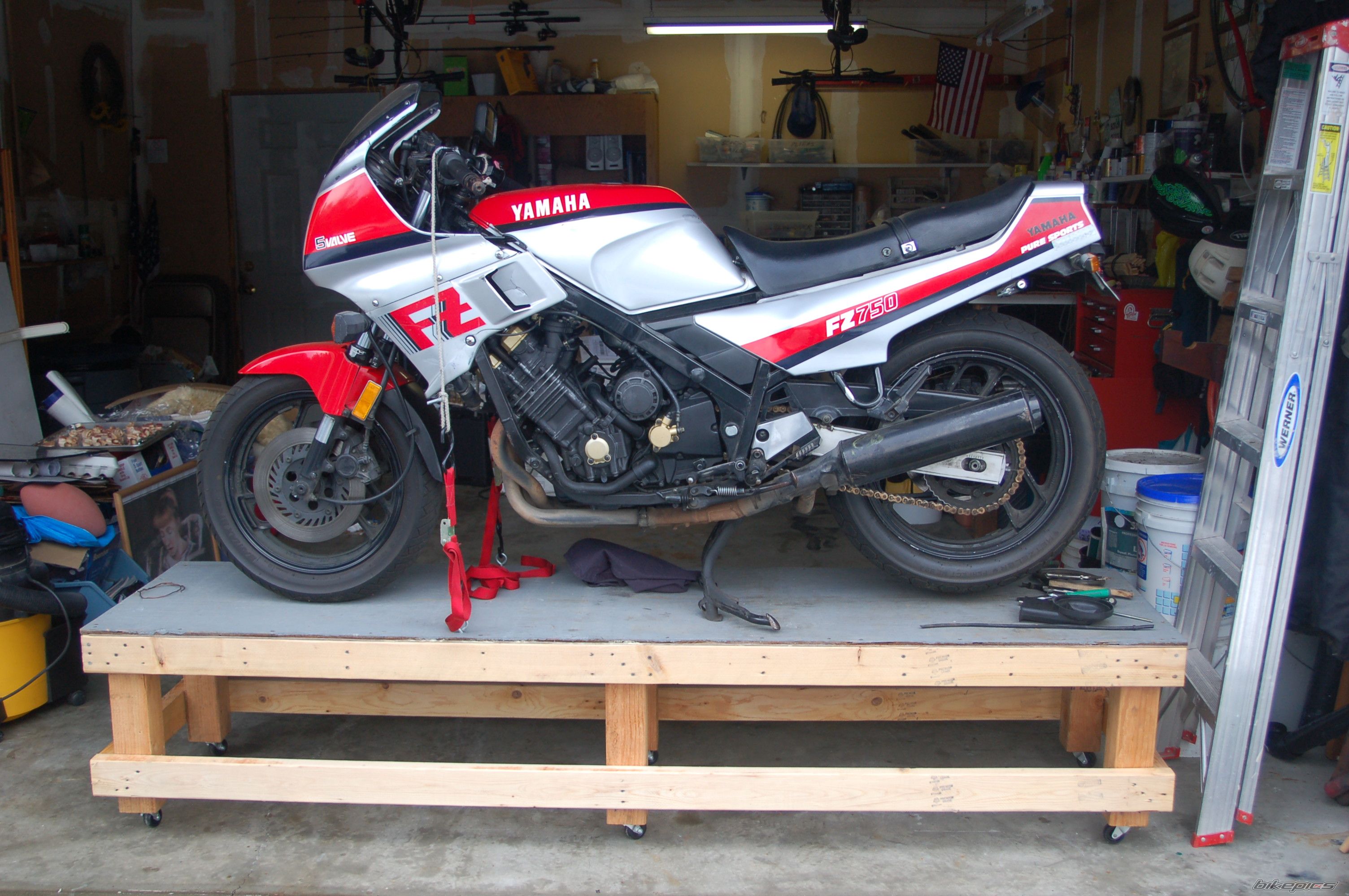 1985 YAMAHA FZ 750 | Picture 1531572 motorcycle photo