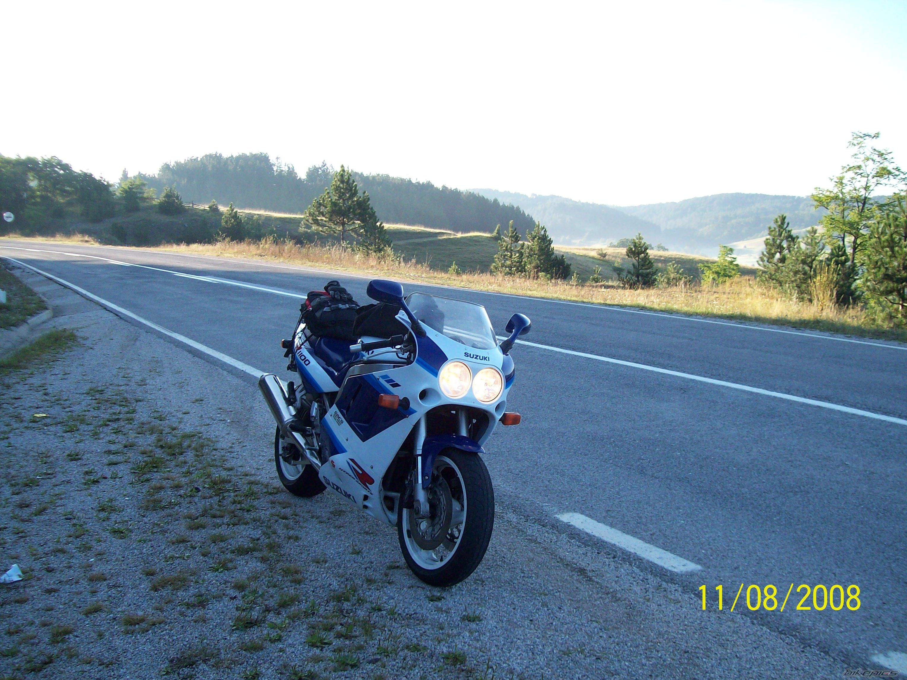 1990 SUZUKI GSX R 1100 | Picture 1534305 motorcycle photo
