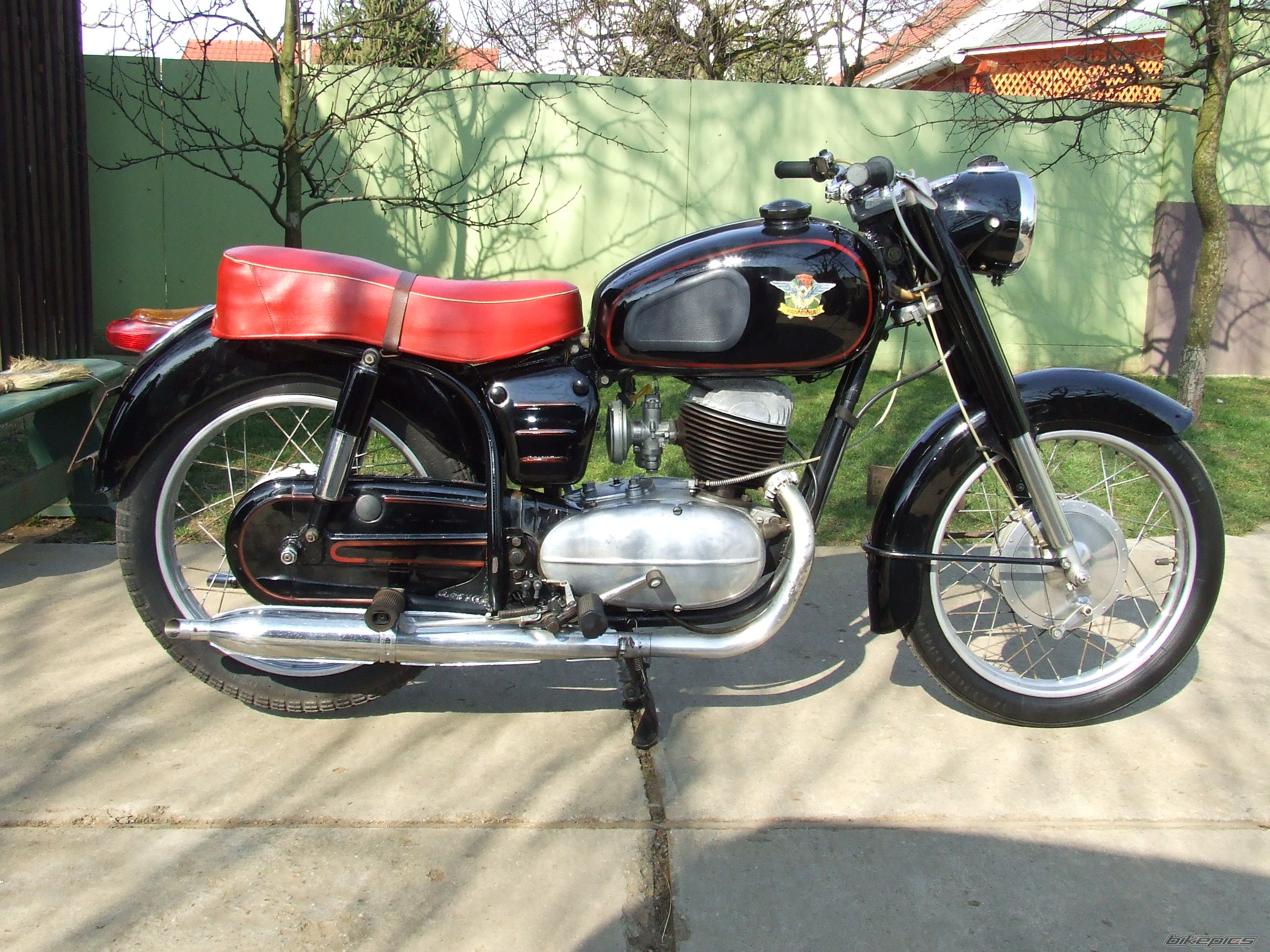 1958 PANNONIA DELUXE TLF 250 | Picture 1544379 motorcycle photo
